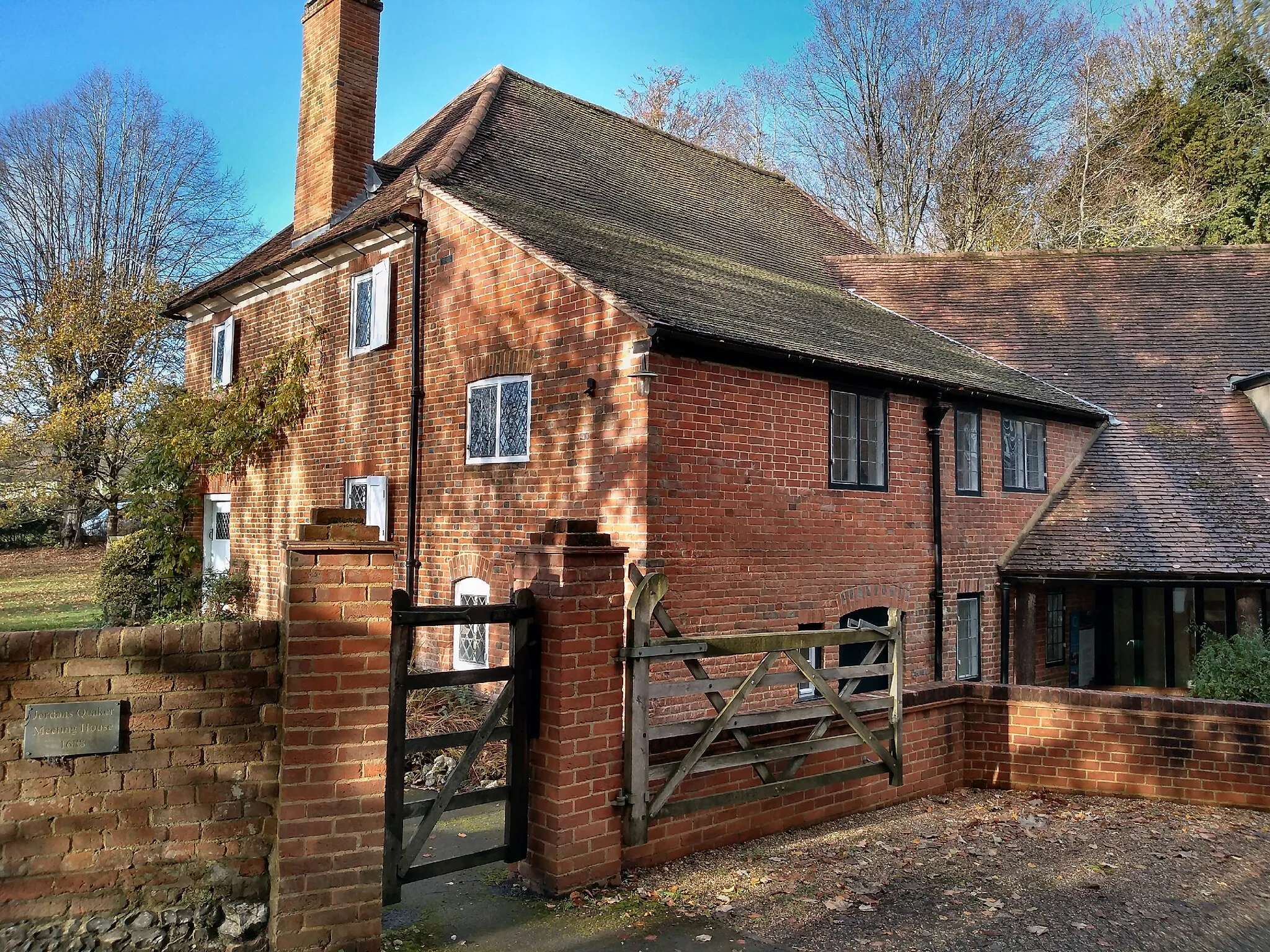 Photo showing: Jordans, Friends Meeting House, cottage entrance