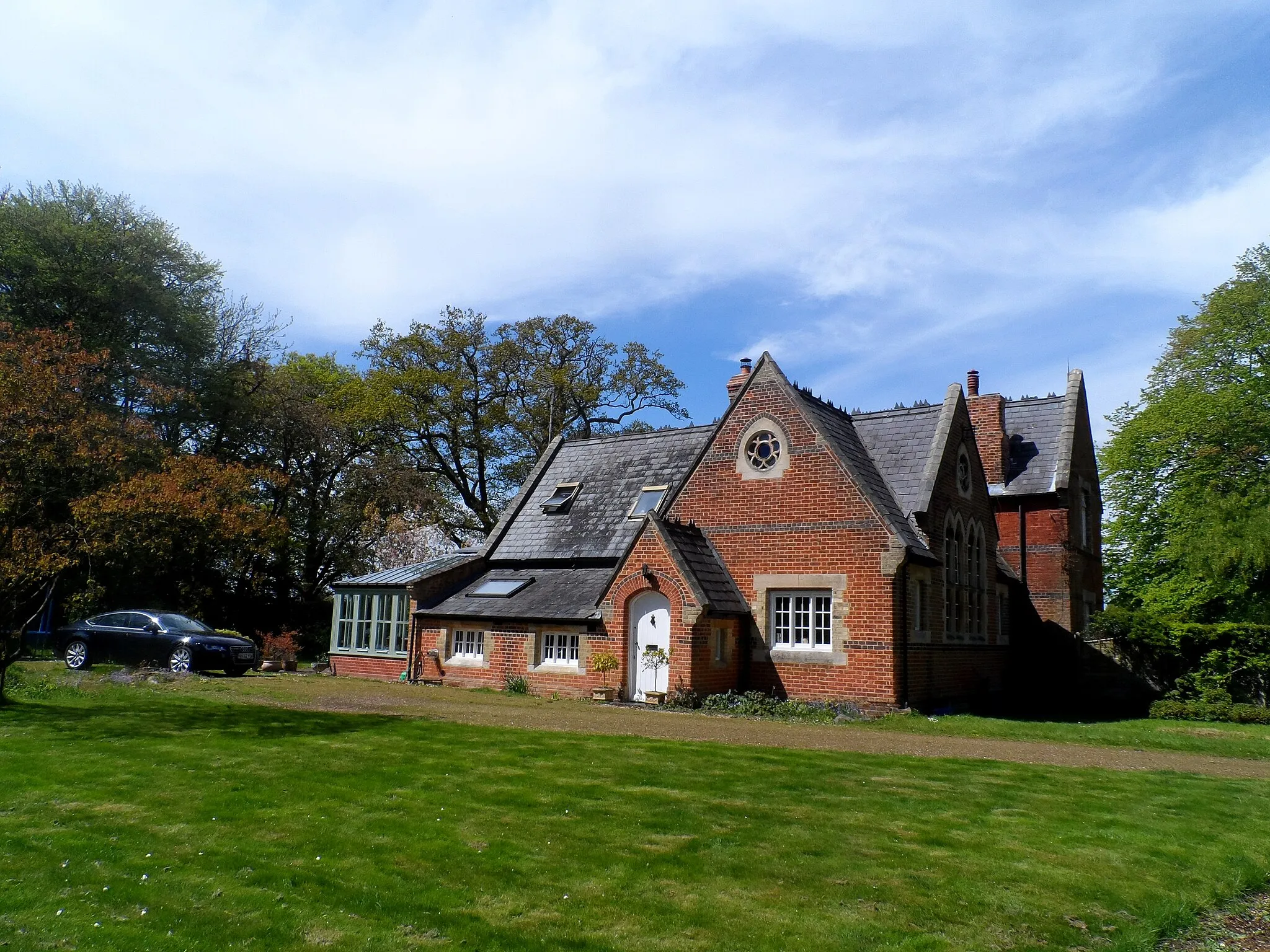Photo showing: Former school and teacher's house, Ayot St Peter