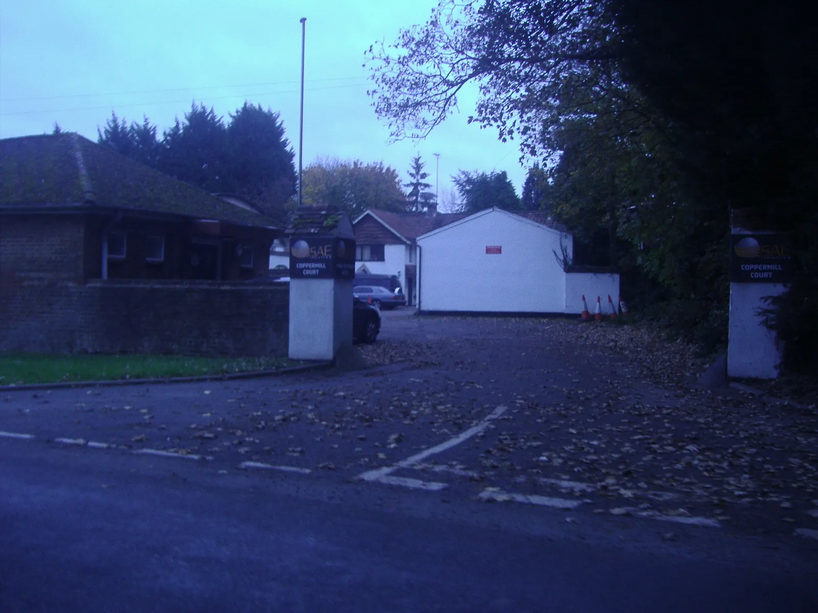 Photo showing: Entrance to Coppermill Court, Coppermill Lane