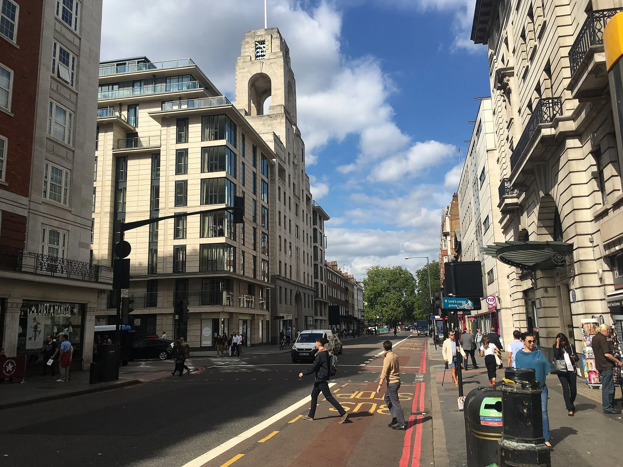 Photo showing: Baker Street, looking north