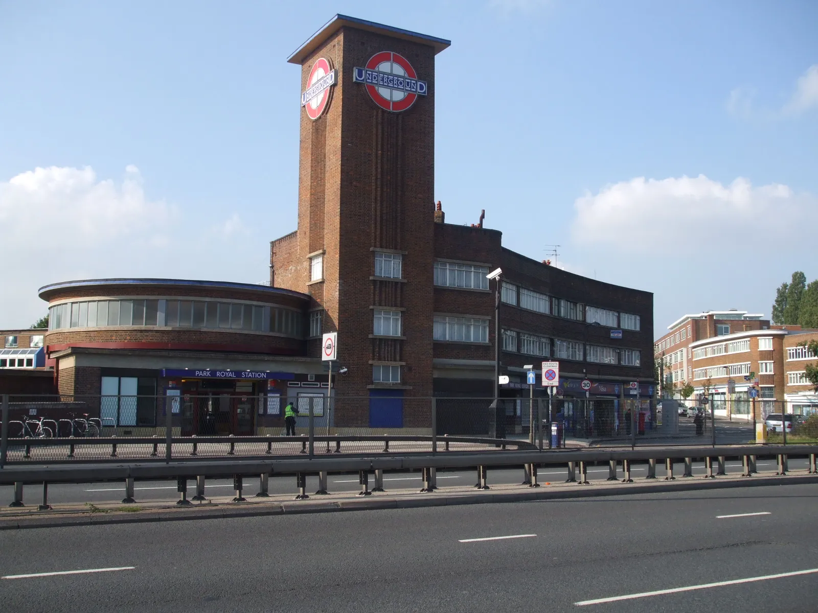 Photo showing: Park Royal tube station building