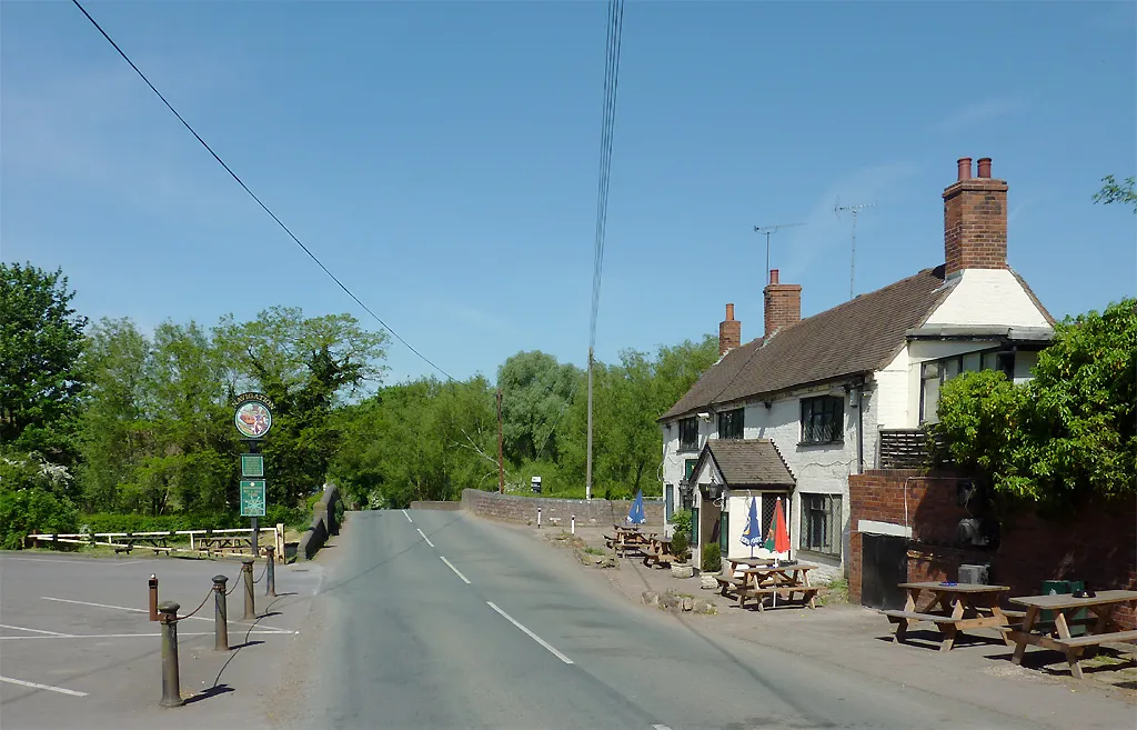 Photo showing: Ashwood Lower Lane at Greensforge, Staffordshire