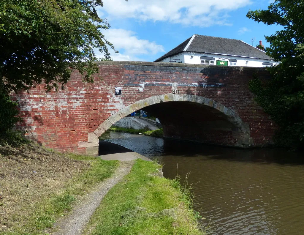 Photo showing: Handsacre Crown Bridge No 58