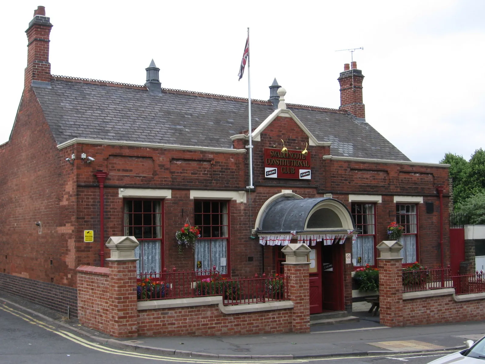 Photo showing: Swadlincote - Constitutional Club