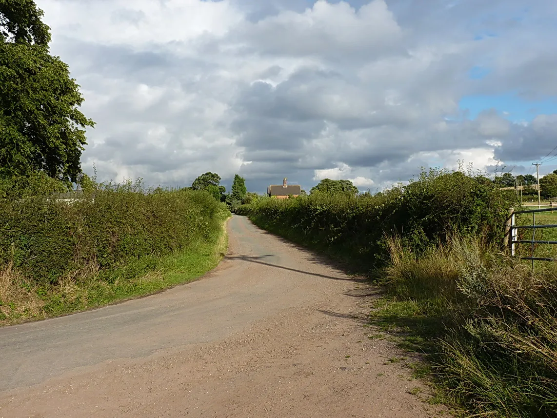 Photo showing: Along the lane towards Hatherton Hall Farm