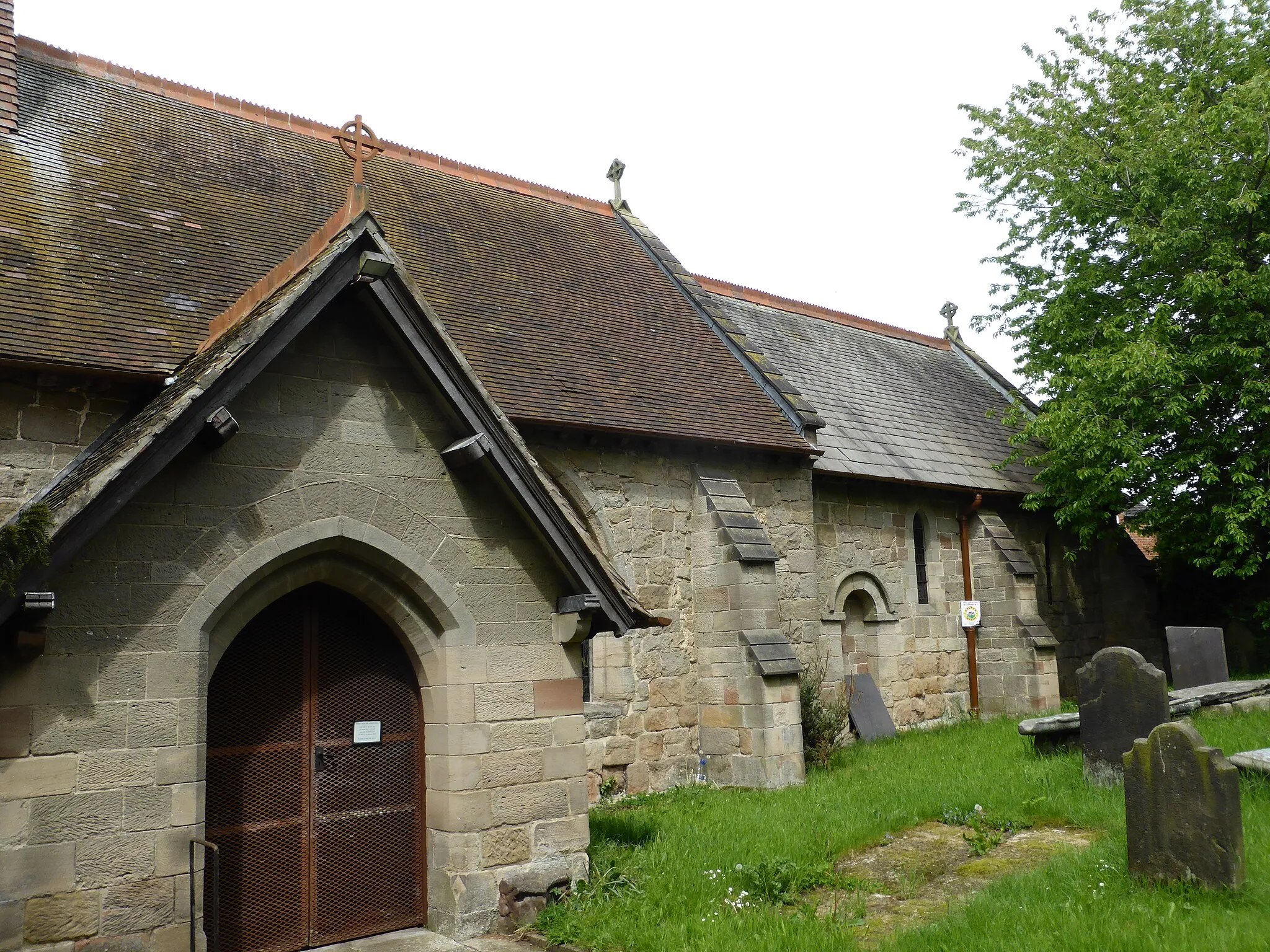 Photo showing: St Giles' Church:  Porch and South elevation