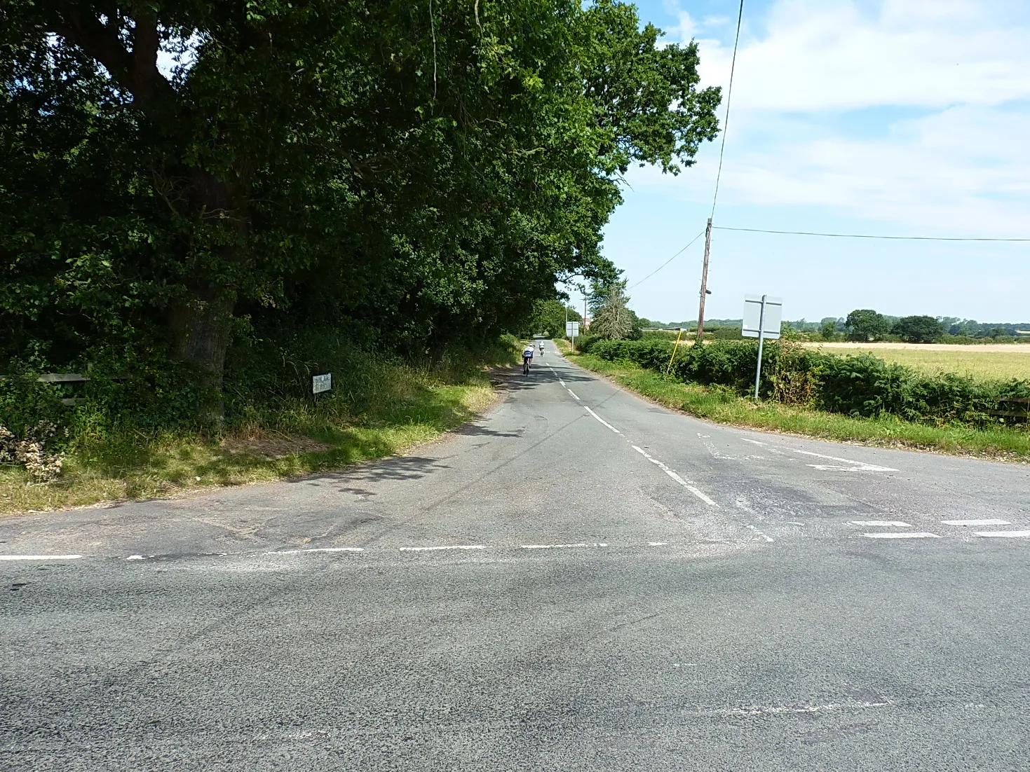 Photo showing: At the crossroads of Belmot Road and Anslow Road