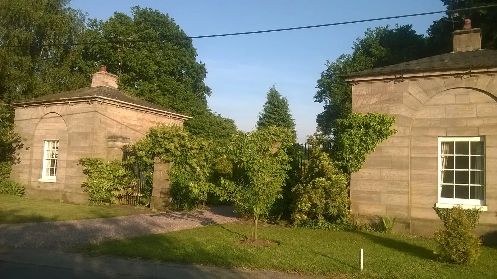 Photo showing: Former lodges to Doddington Park, Walgherton