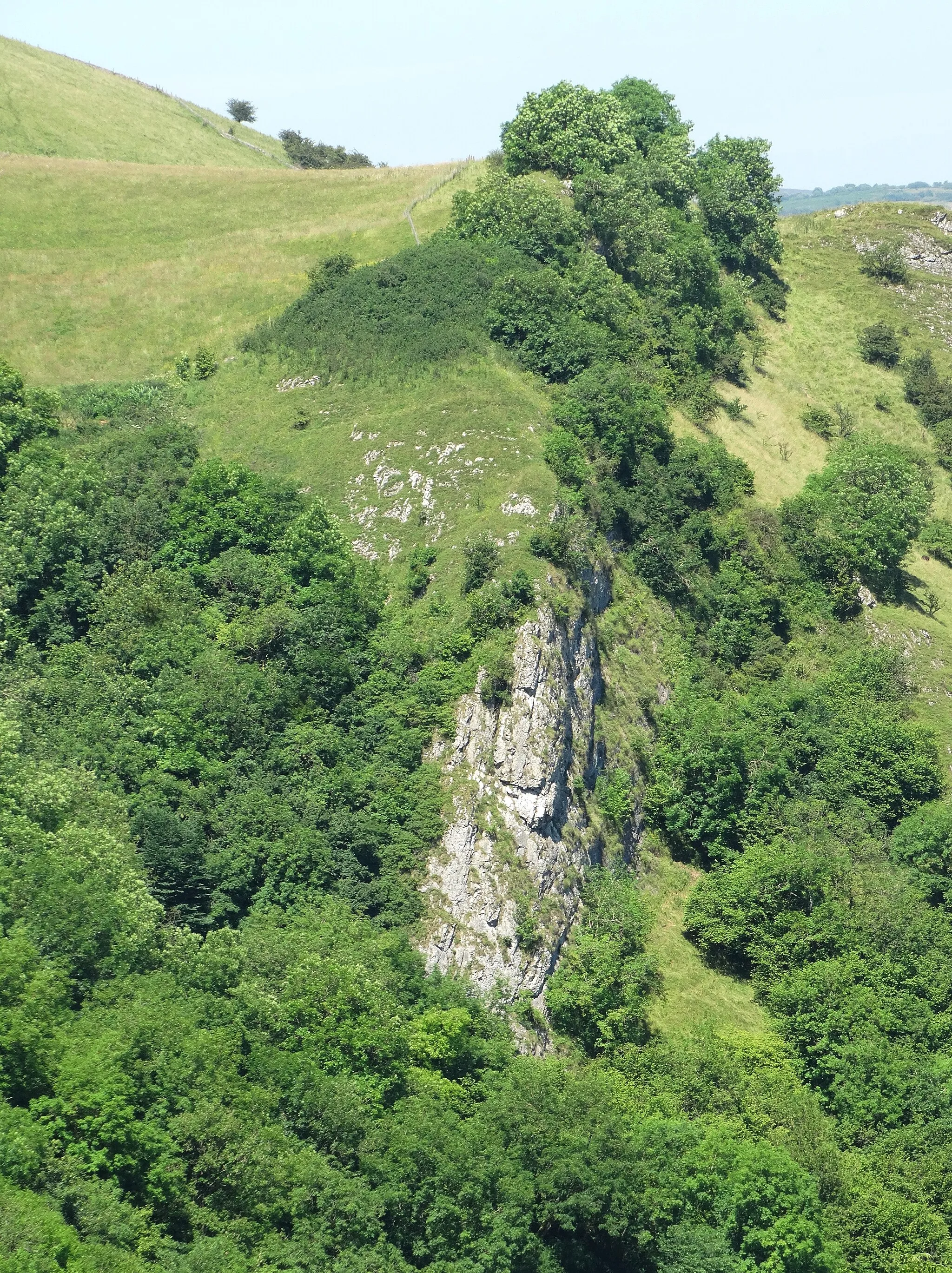 Photo showing: A view of Ossom's Crag