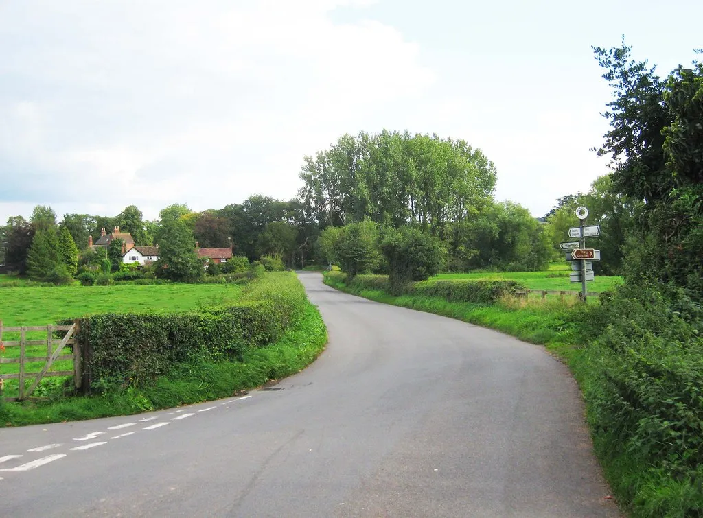 Photo showing: A minor road at Worfield, Shrops