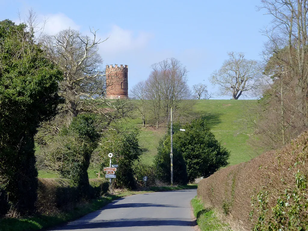 Photo showing: Lane approaching Worfield, Shropshire