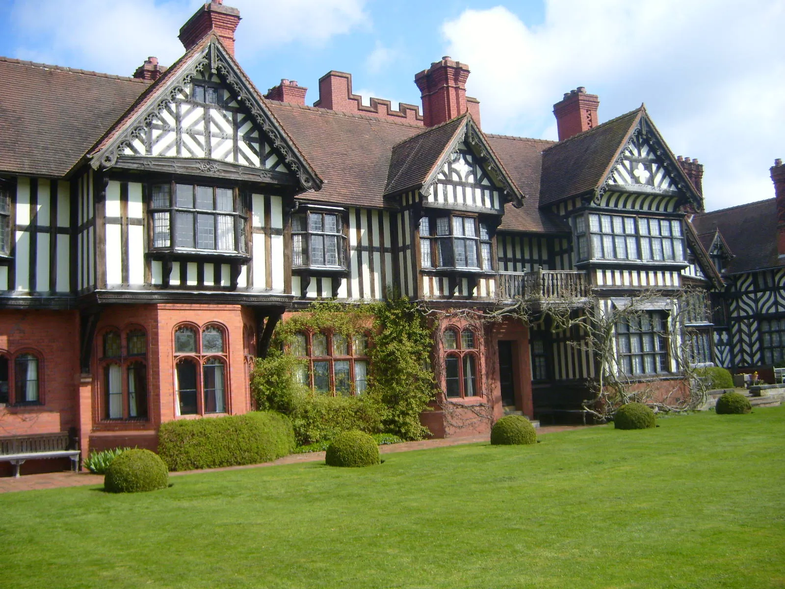 Photo showing: Wightwick Manor