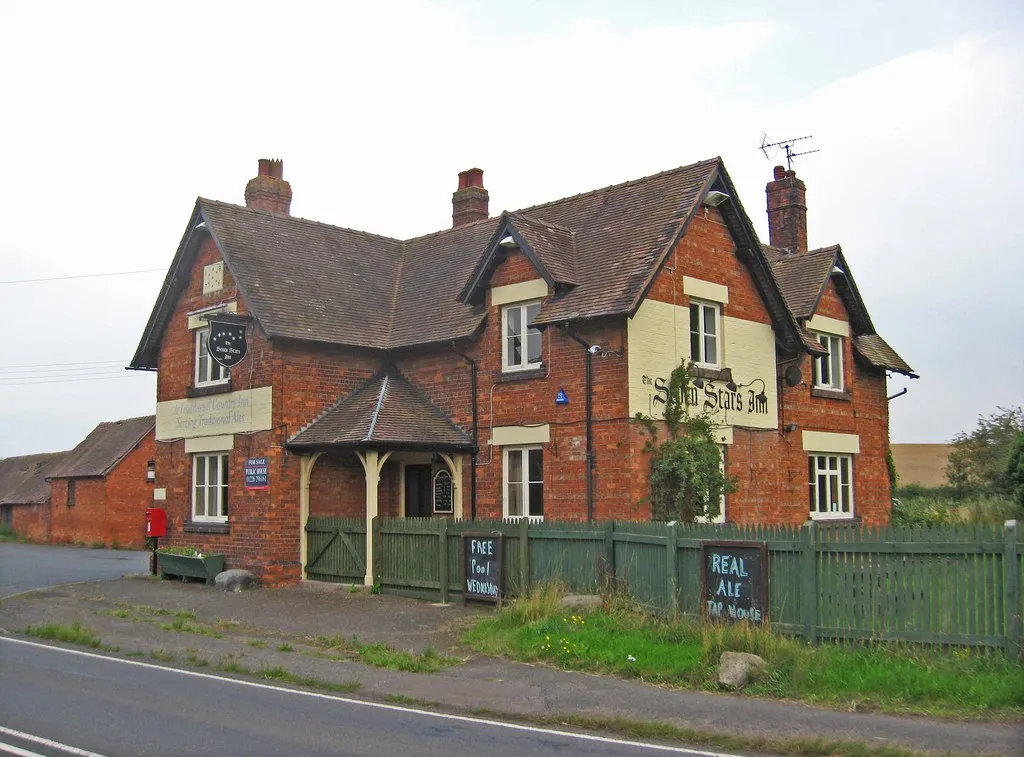 Photo showing: The Seven Stars Inn (3), Whitchurch Road near Cold Hatton, Shropshire