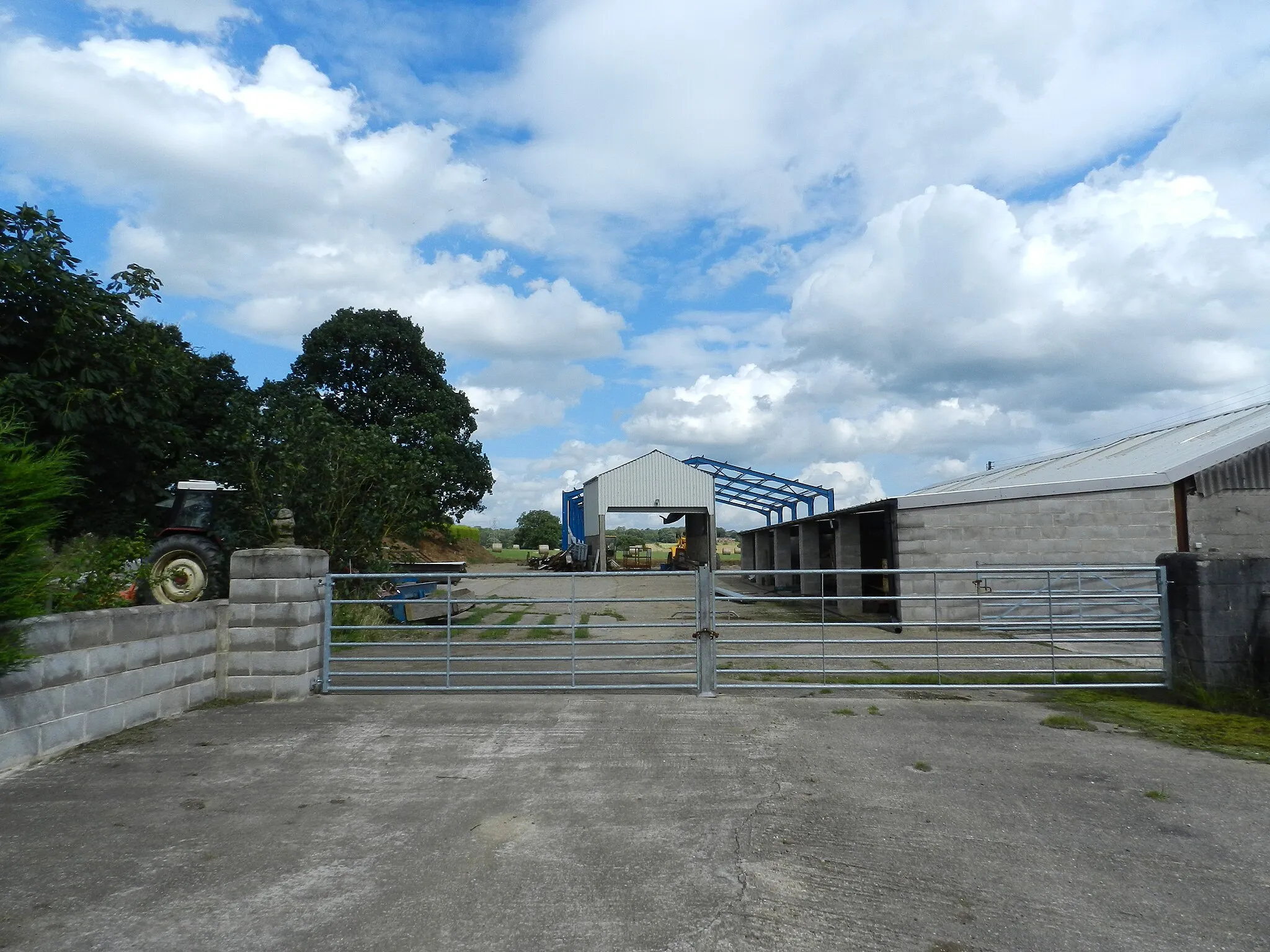 Photo showing: Agricultural building