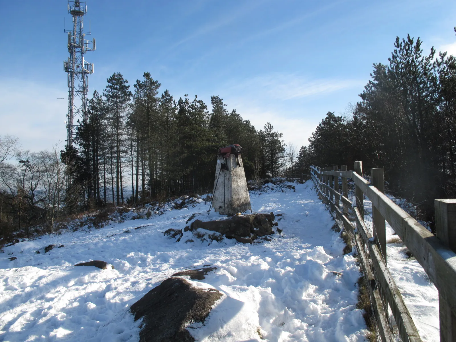 Photo showing: Bolehill Summit