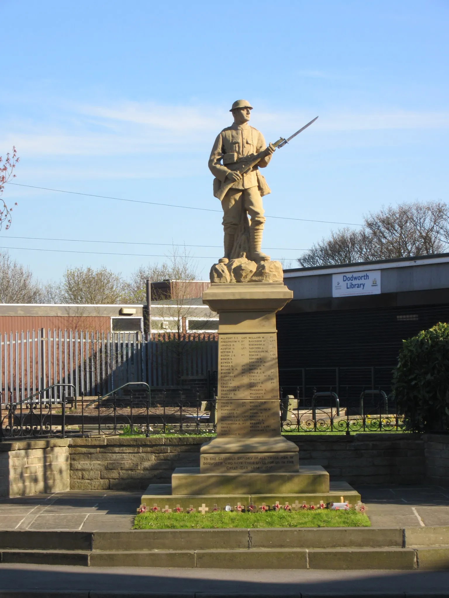 Photo showing: War memorial in Dodworth, Barnsley commemorating all the men in the village who died during the First World War