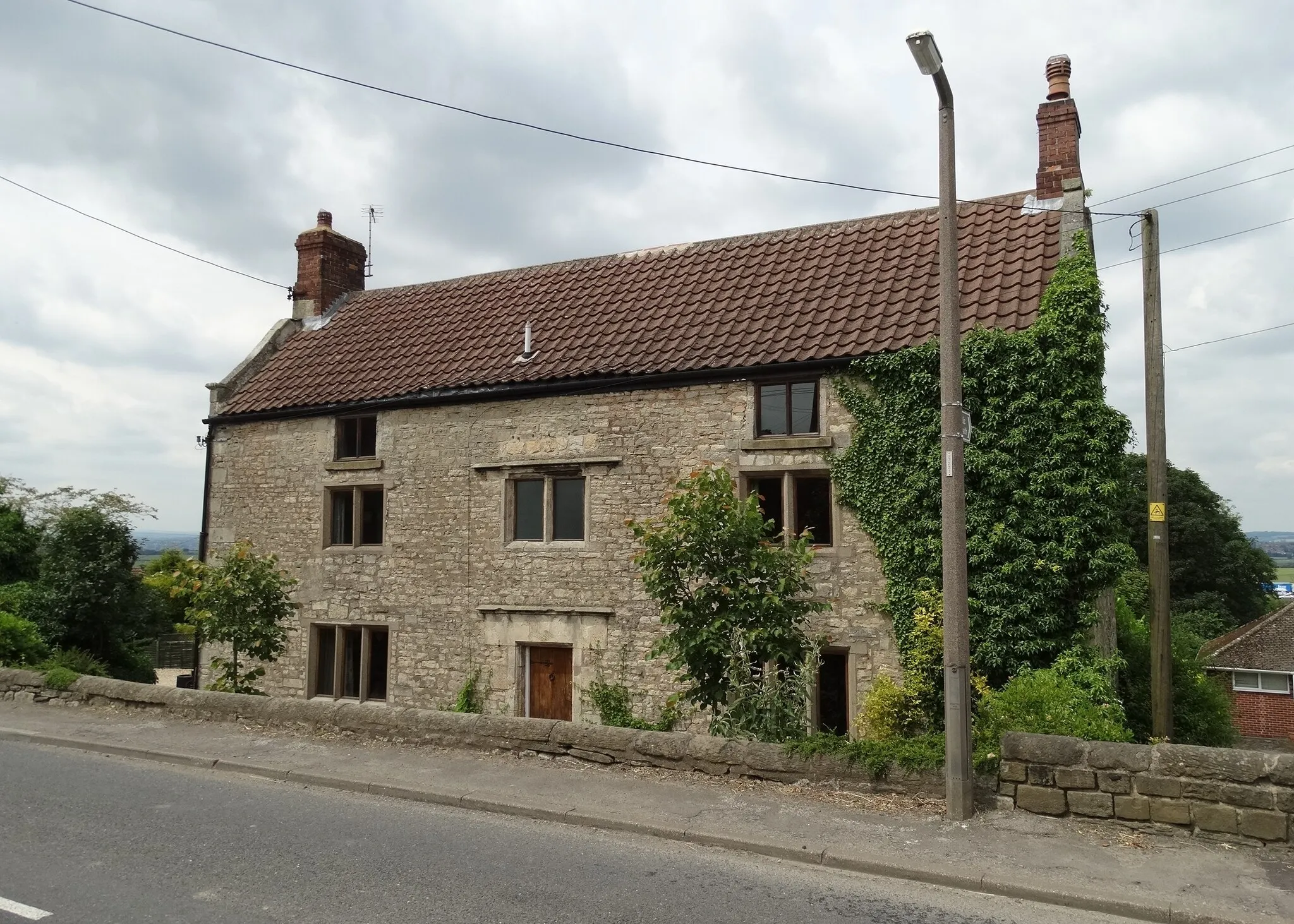 Photo showing: Photograph of the Manor House, Micklebring, South Yorkshire, England