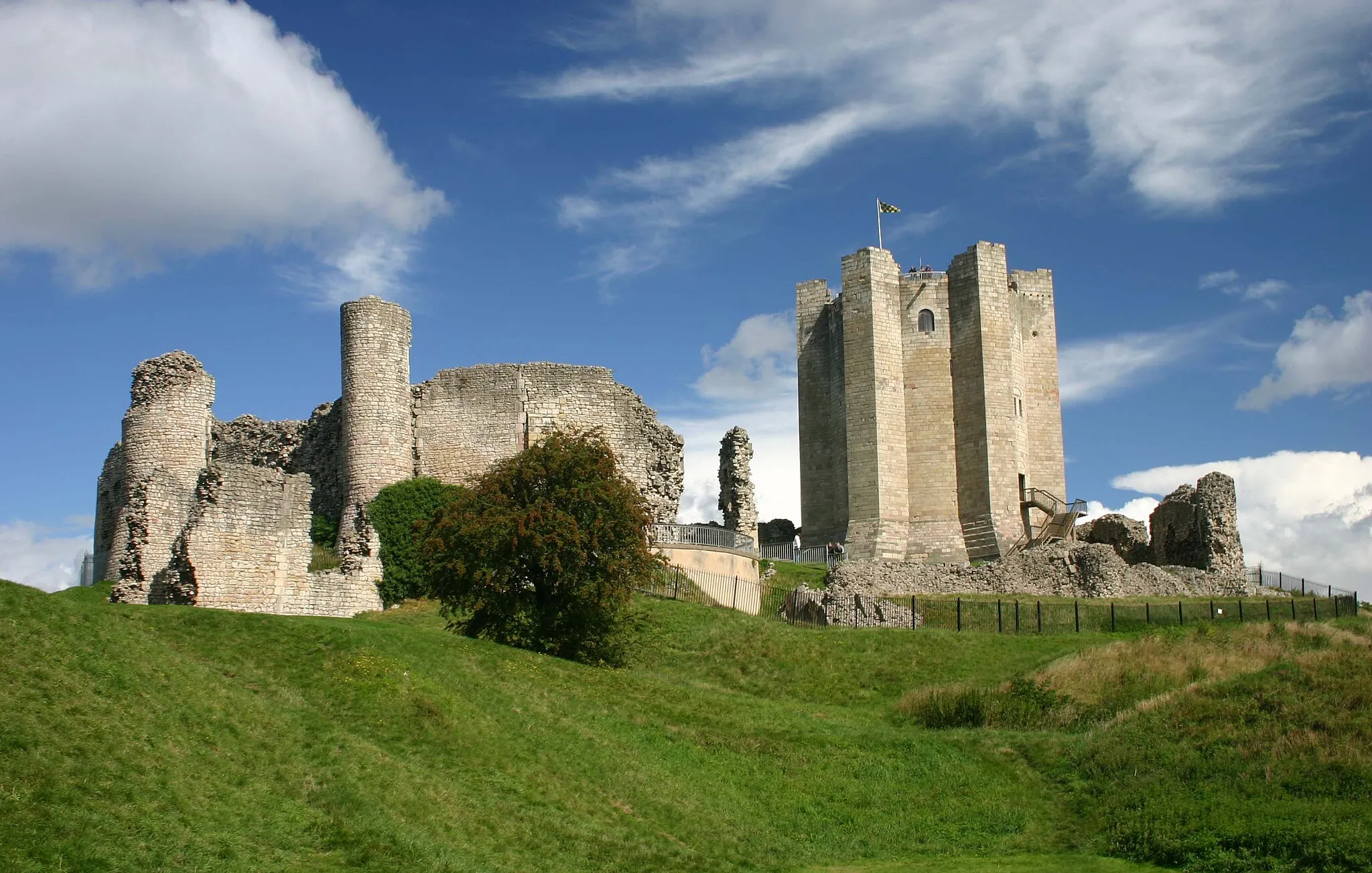 Photo showing: en:Conisbrough Castle