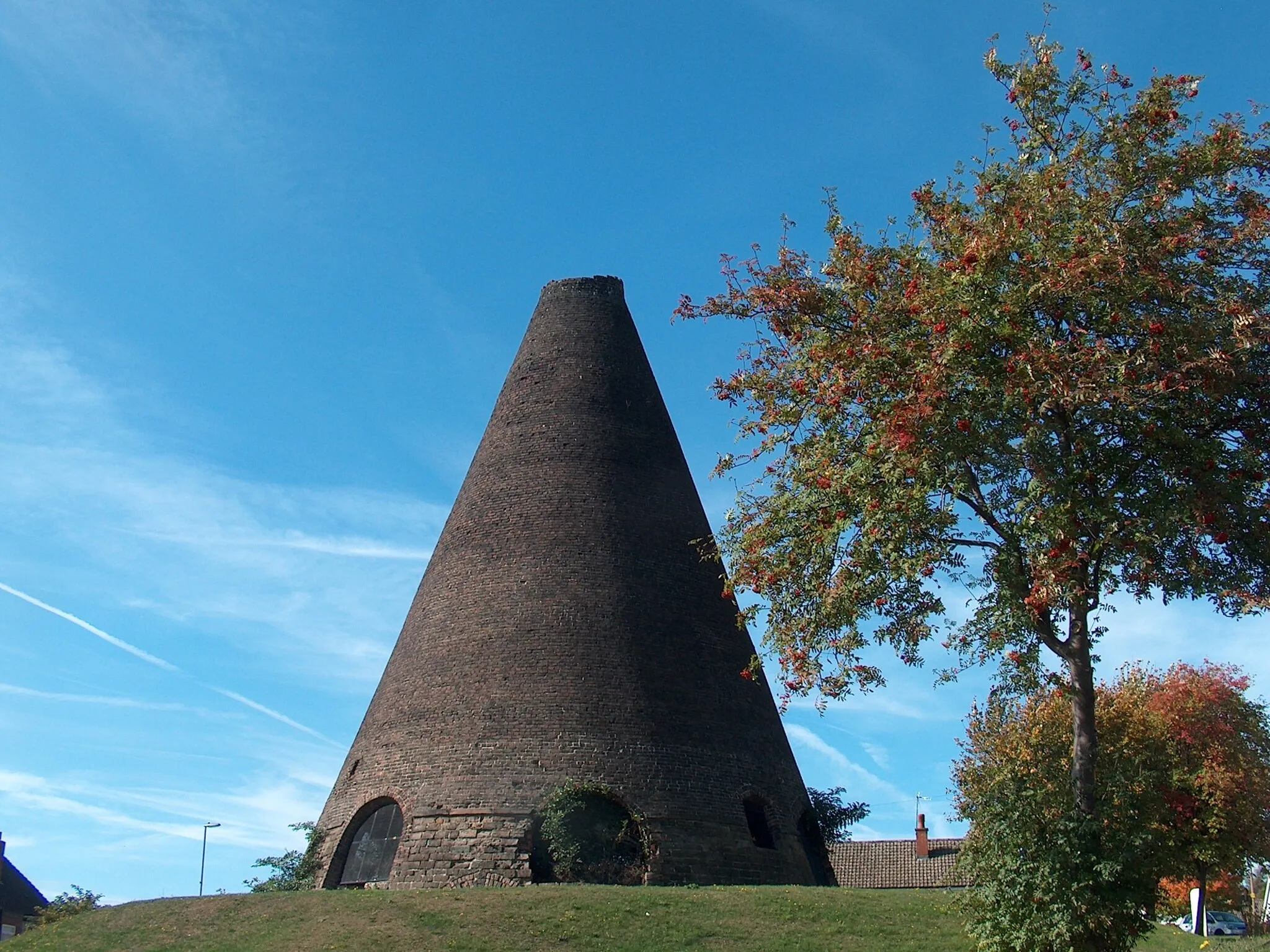 Photo showing: Catcliffe Glass Cone