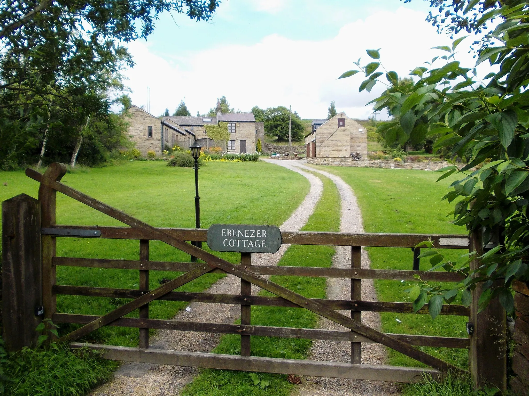 Photo showing: Residential property at Hollow Meadows