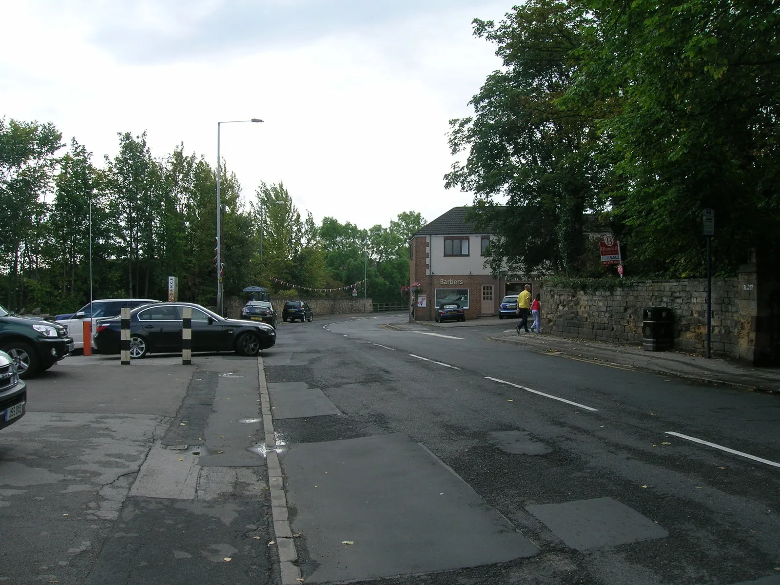 Photo showing: Woodhouse Lane heading south