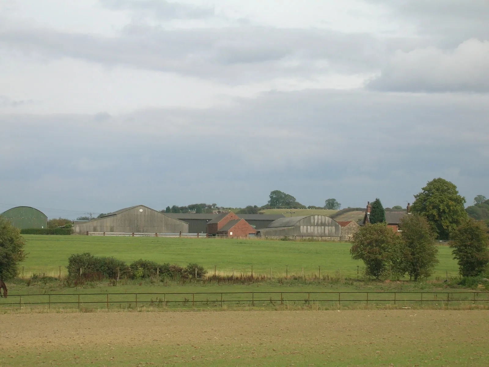 Photo showing: Conisbrough Grange Farm