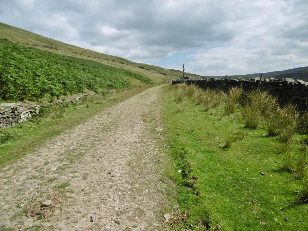 Photo showing: Woodhead, byway