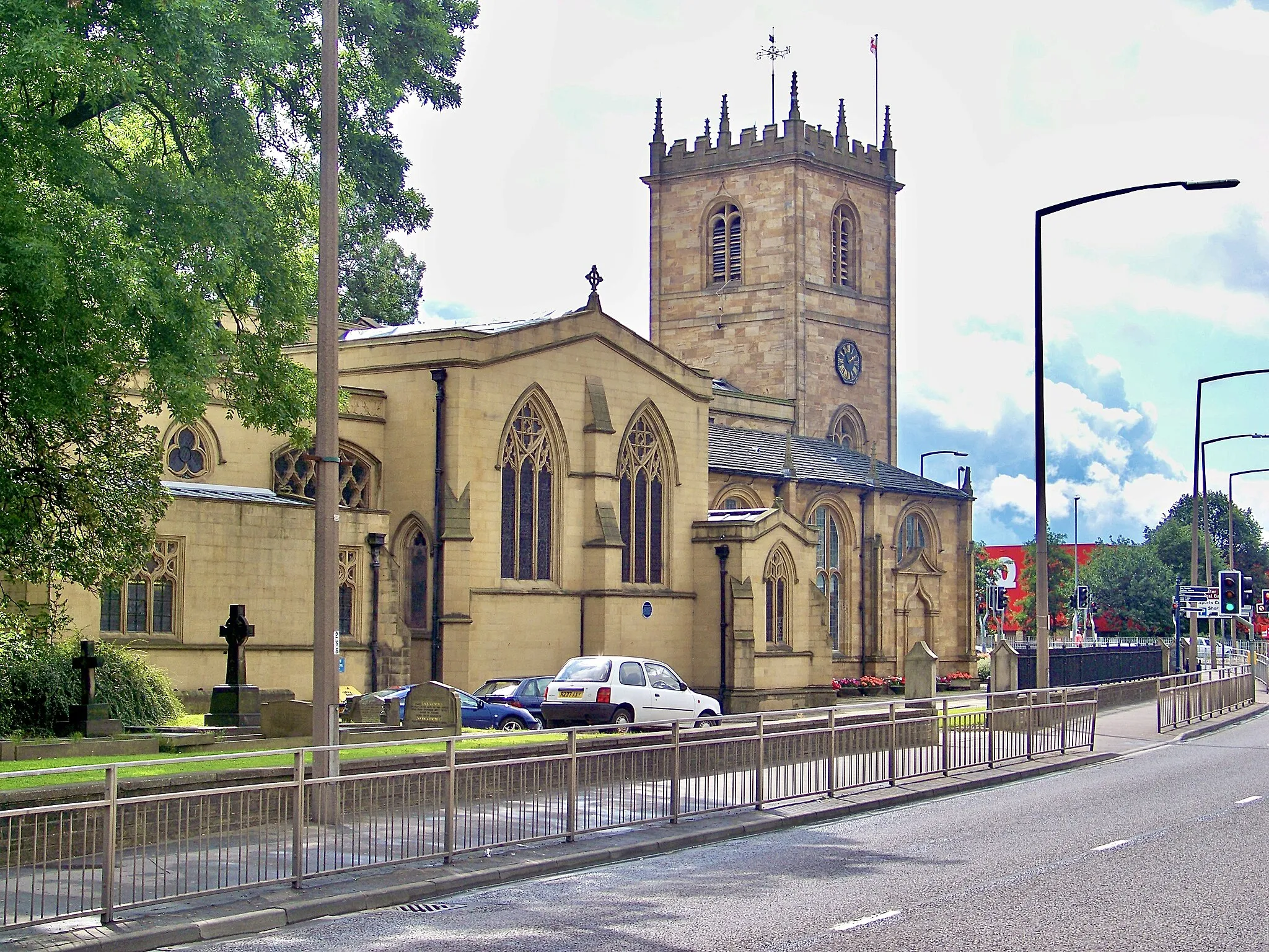 Photo showing: Dewsbury Minster, Dewsbury, West Yorkshire.  Taken on the afternoon of Saturday the 15th August 2009.