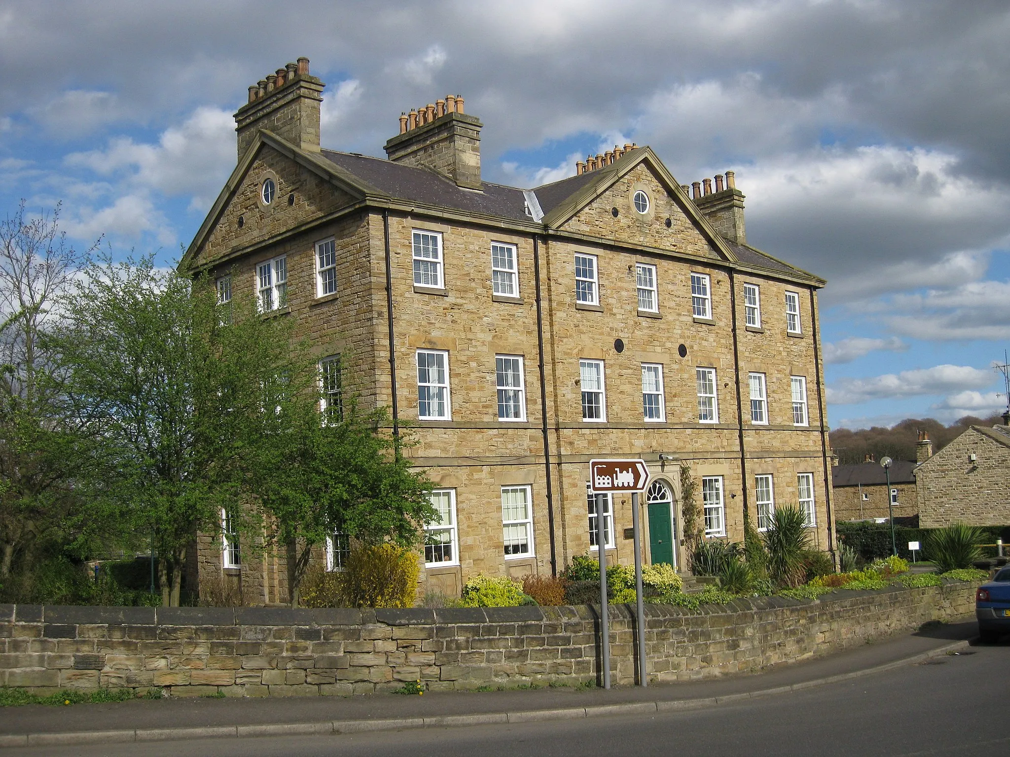 Photo showing: Fitzwilliam Lodge, Fitzwilliam Street, Elsecar S74.  Former lodging house for miners (1853).  Grade II listed building.