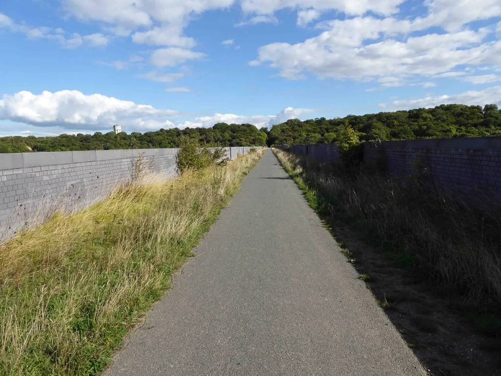 Photo showing: Conibrough Viaduct trail
