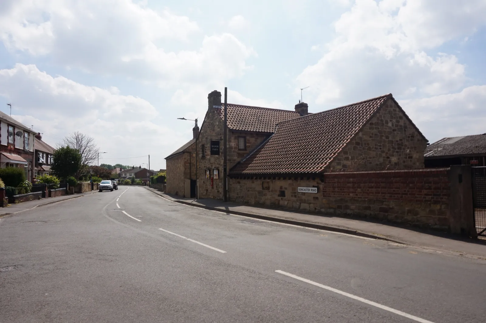 Photo showing: Manor Farm, Harlington