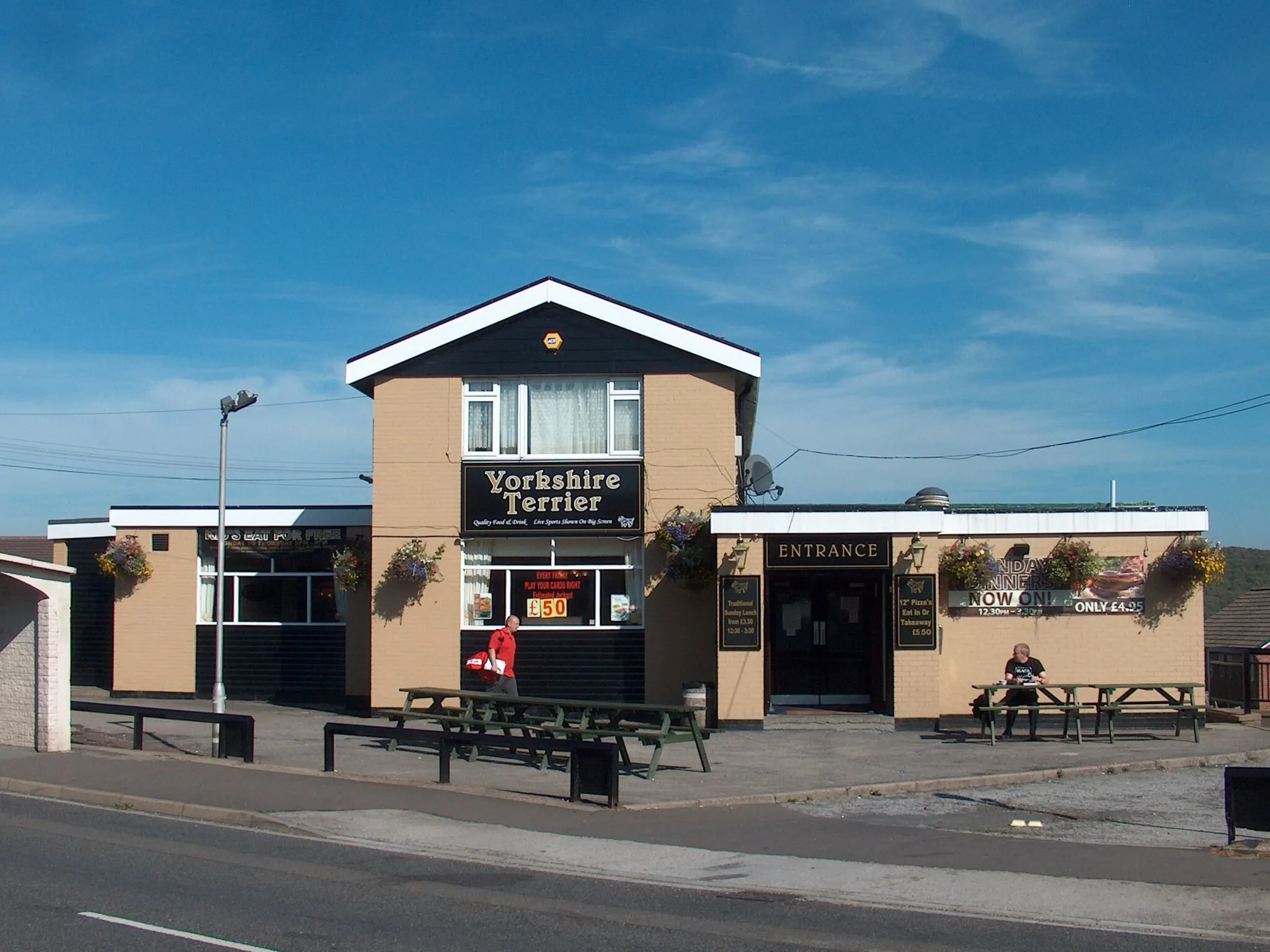 Photo showing: "The Yorkshire Terrier" public house, Brinsworth