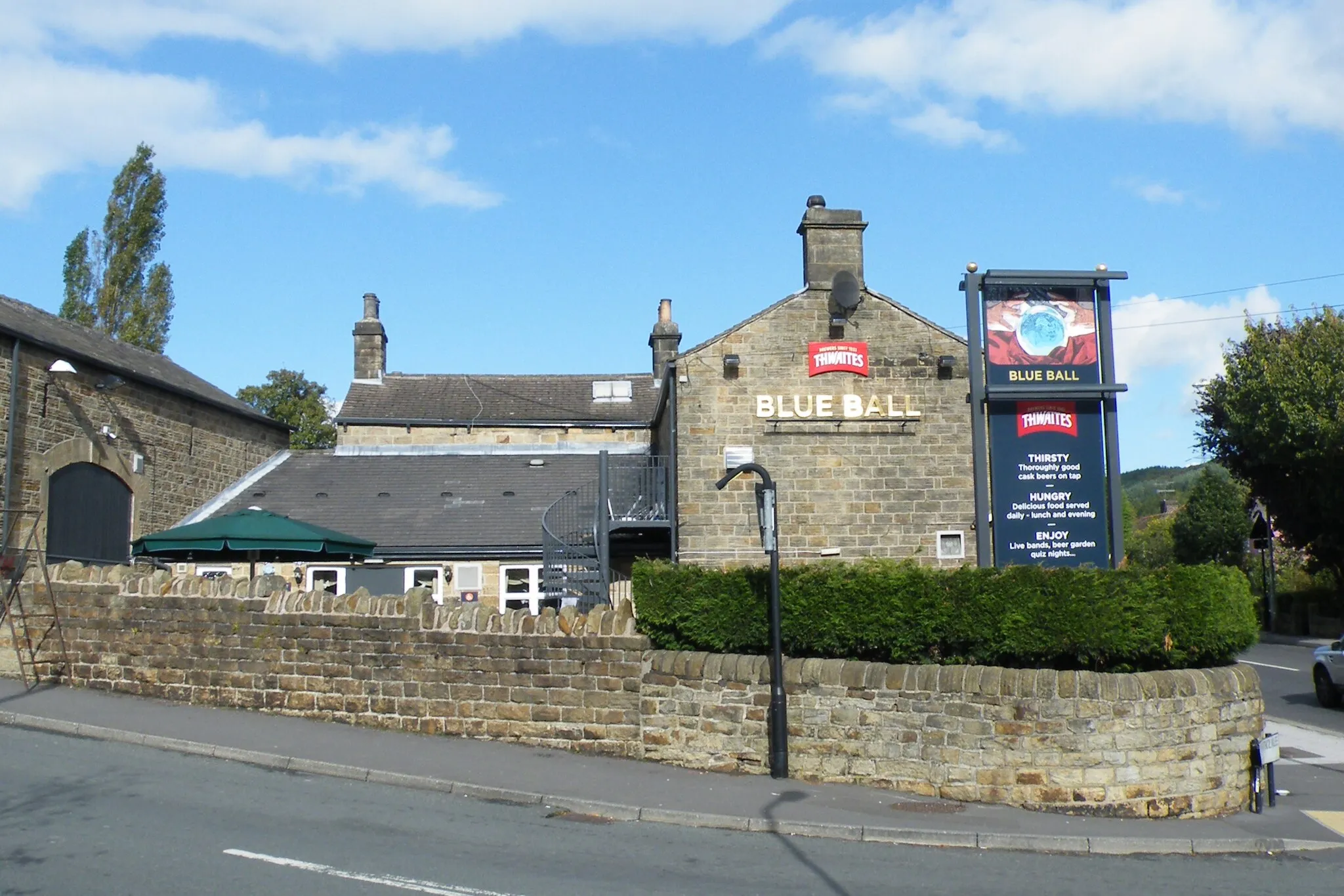 Photo showing: The Blue Ball (2012 Style), Main Road, Wharncliffe Side - 1