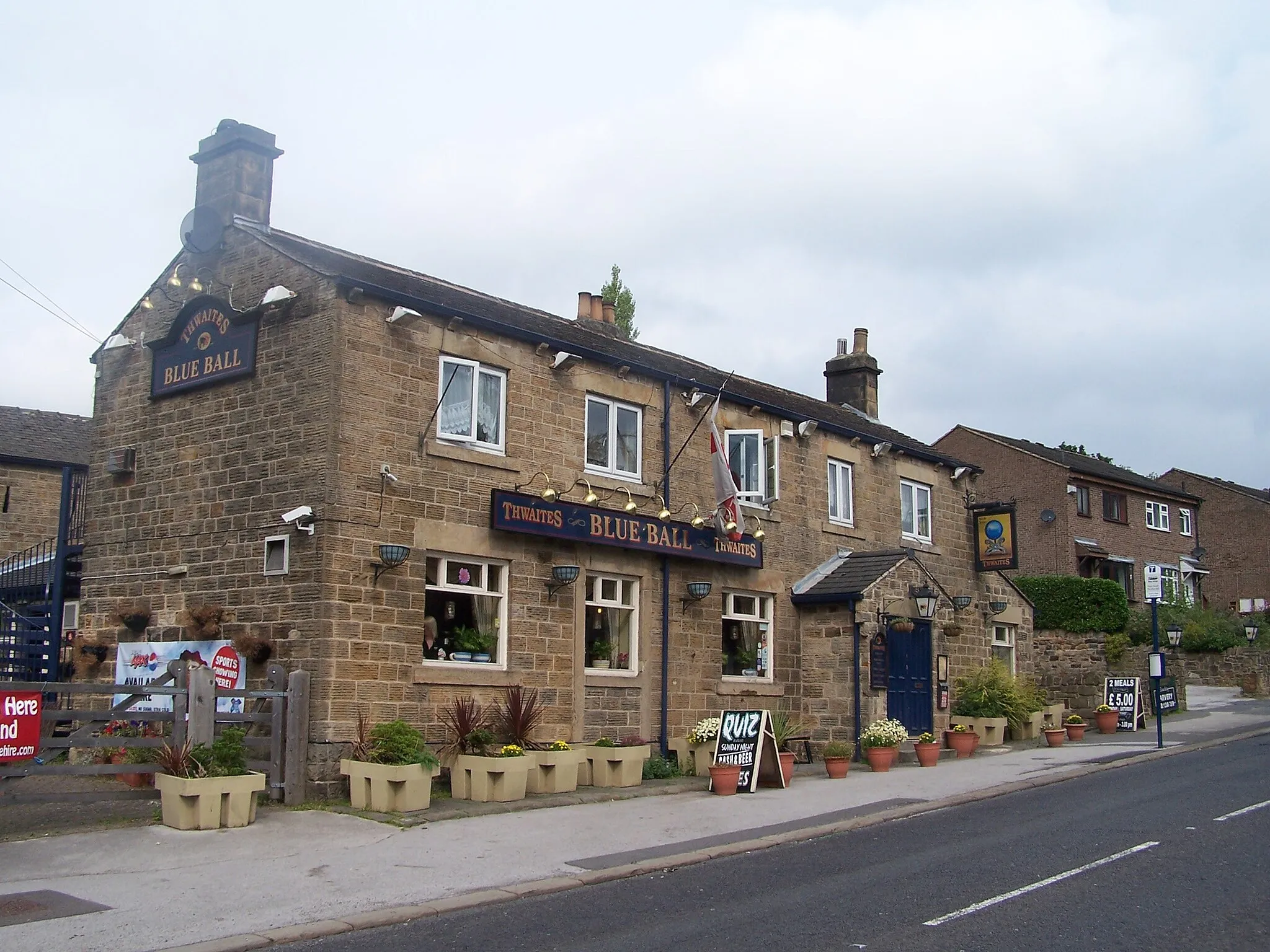 Photo showing: The Blue Ball, Main Road, Wharncliffe Side, near Oughtibridge - 1