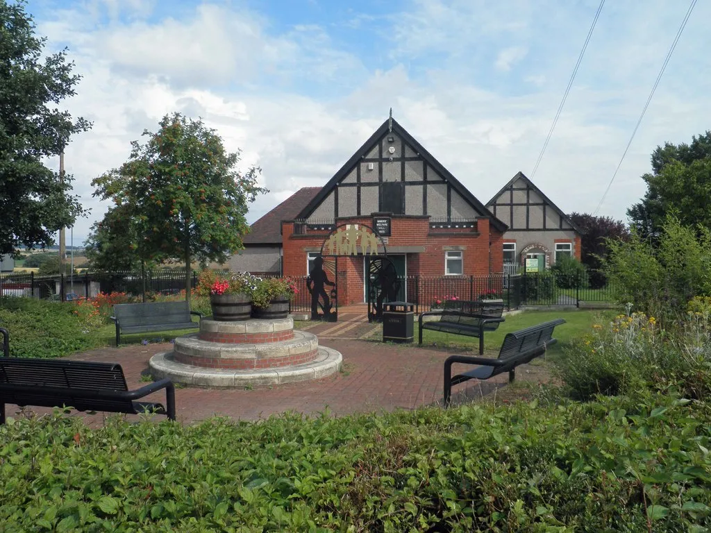 Photo showing: The Miners Welfare Hall Great Houghton