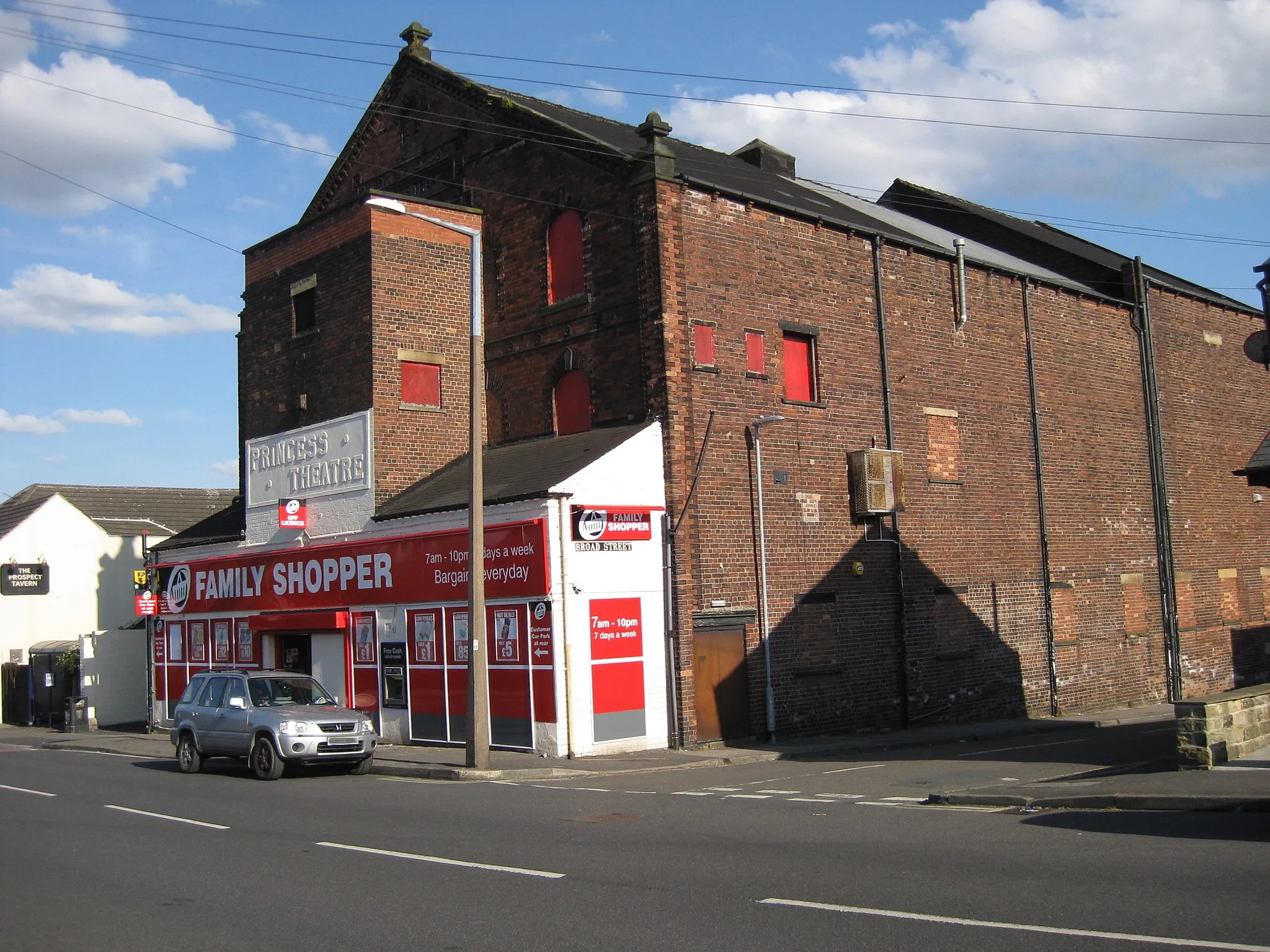 Photo showing: Family Shopper store, 148 West Street, Hoyland, Barnsley, South Yorkshire, S74 9DU. Built in 1893 as the Princess Theatre. Converted into a cinema after the First World War. Later used as snooker hall and dance hall.