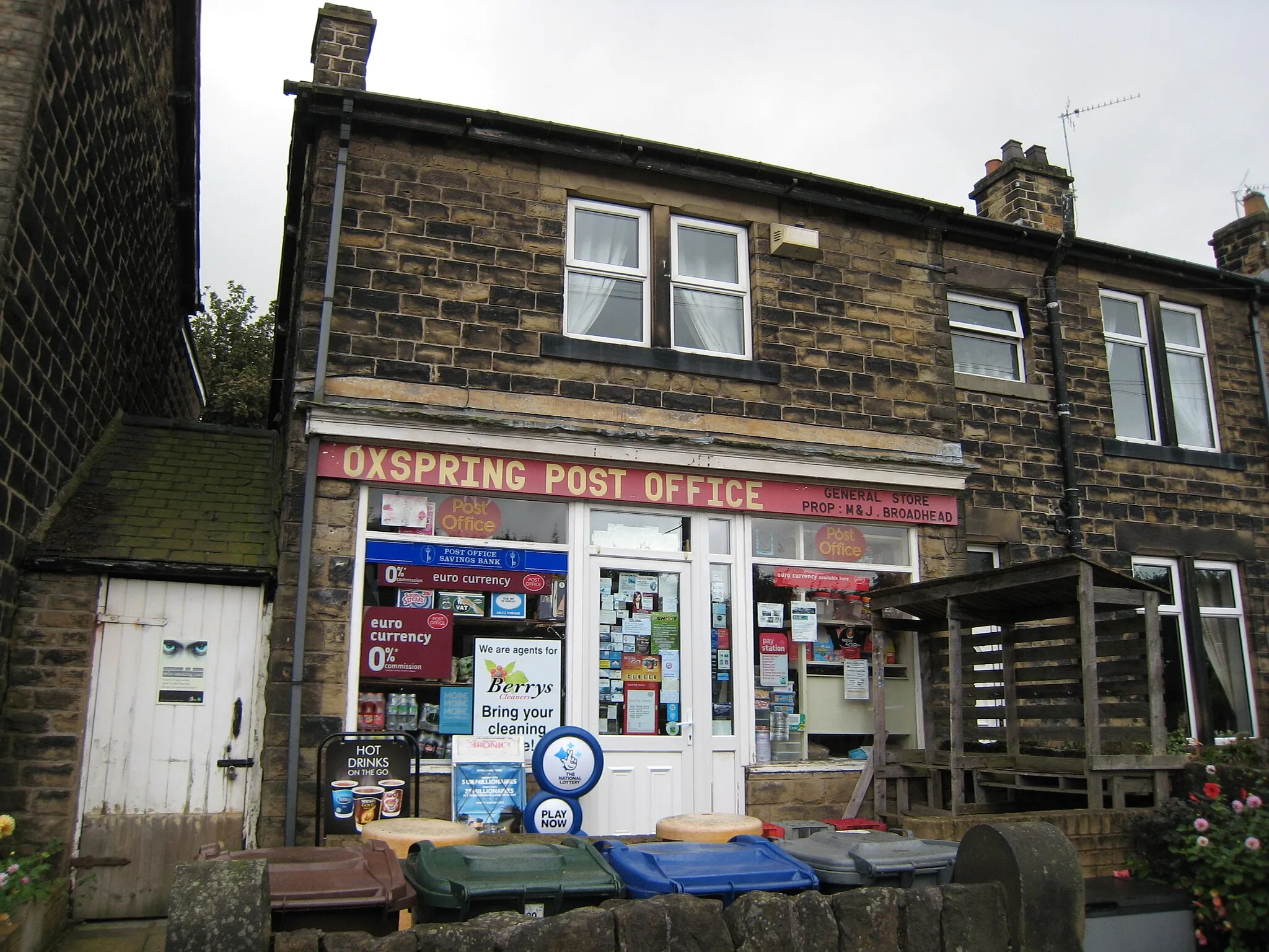 Photo showing: Post Office and General Store, Sheffield Road, Oxspring, S36 8YW