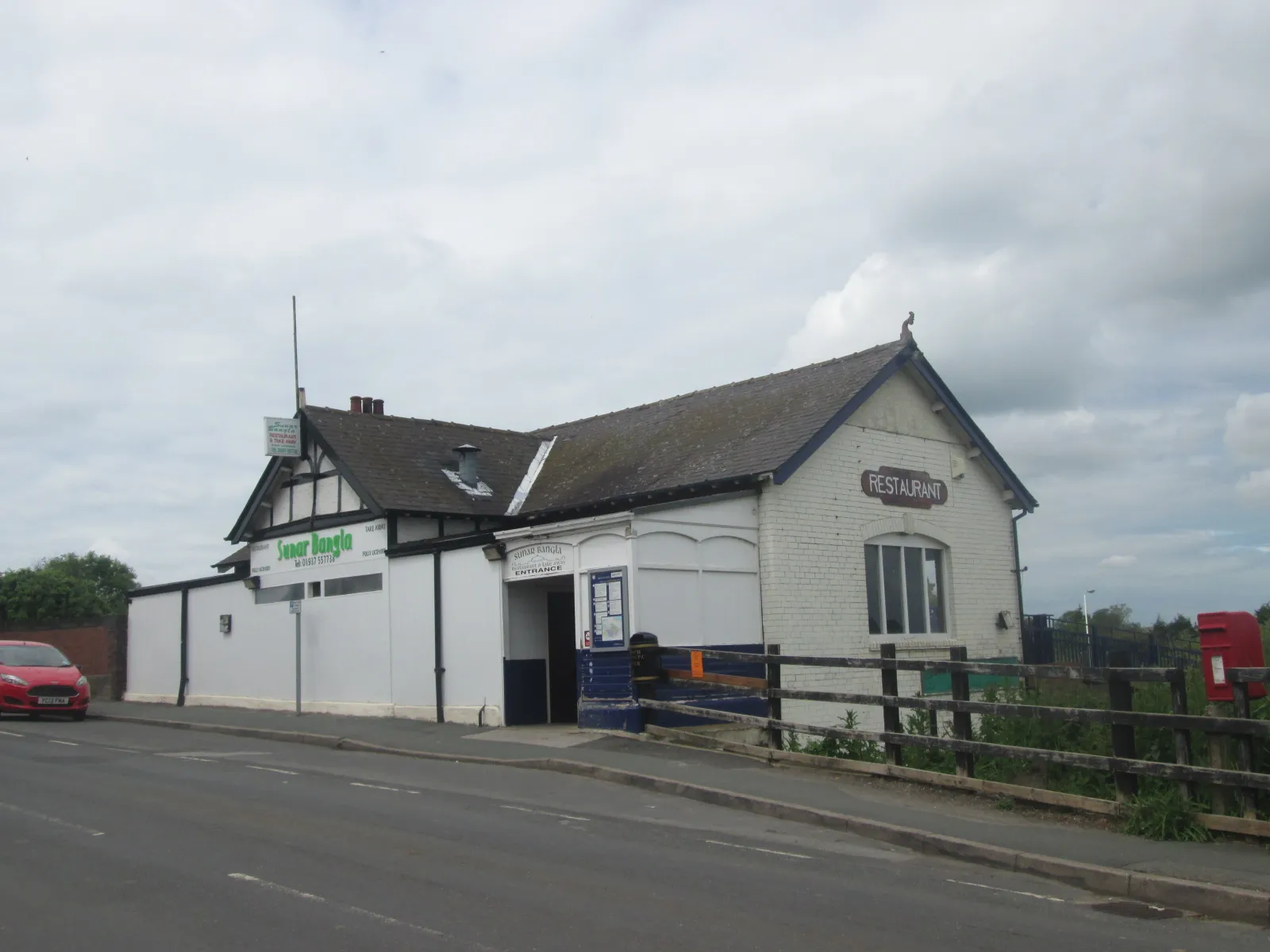 Photo showing: Church Fenton former station building