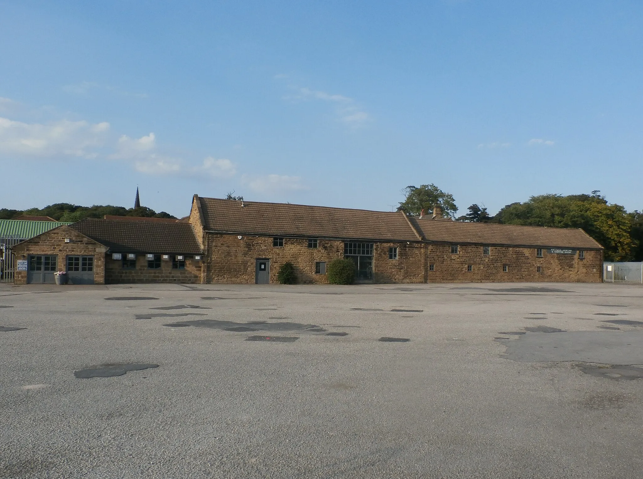 Photo showing: Photograph of former farm buildings, Thrybergh, South Yorkshire, England