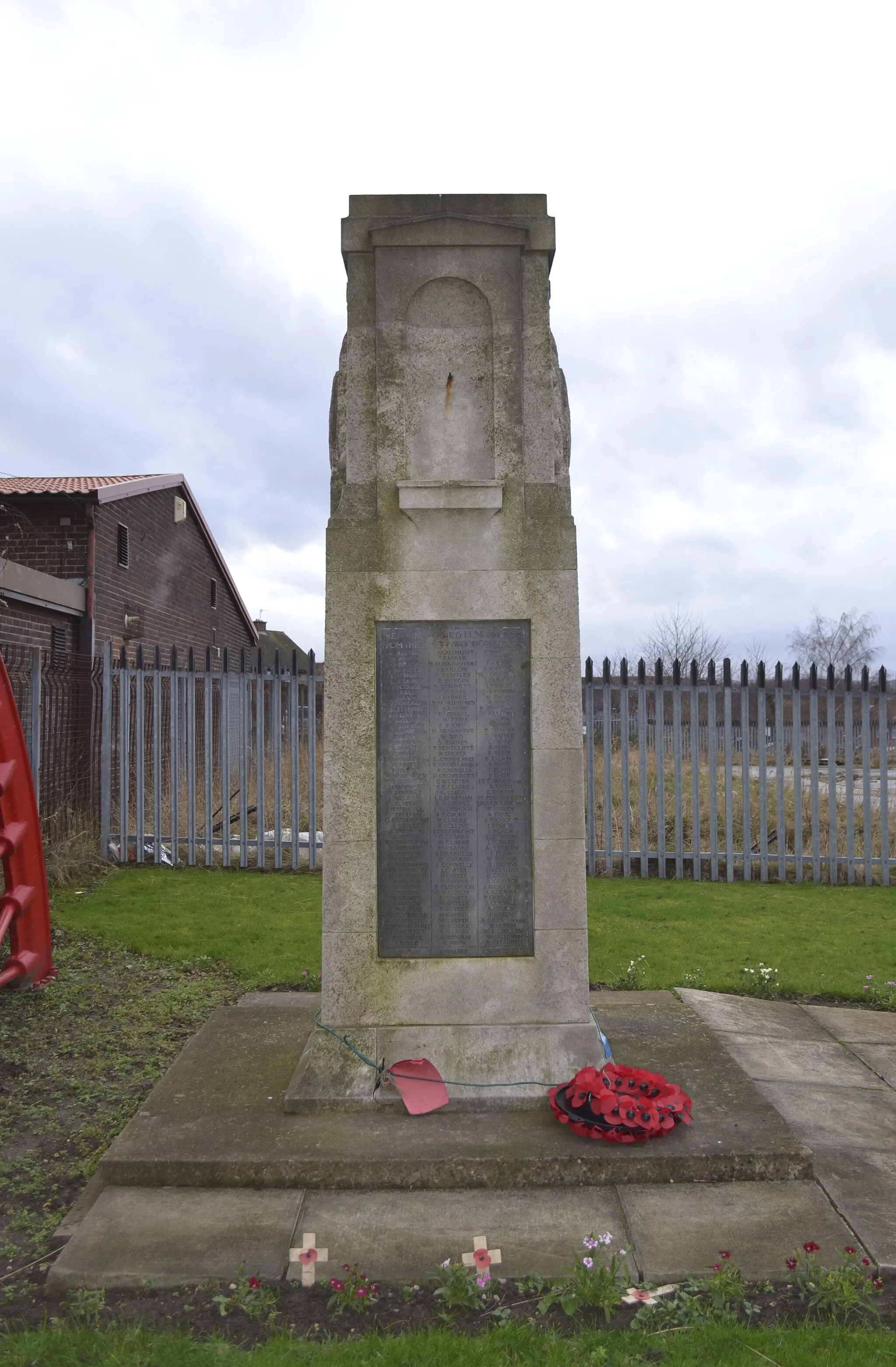 Photo showing: World War 1 Memorial, Knollbeck Lane, Brampton Bierlow, near Barnsley