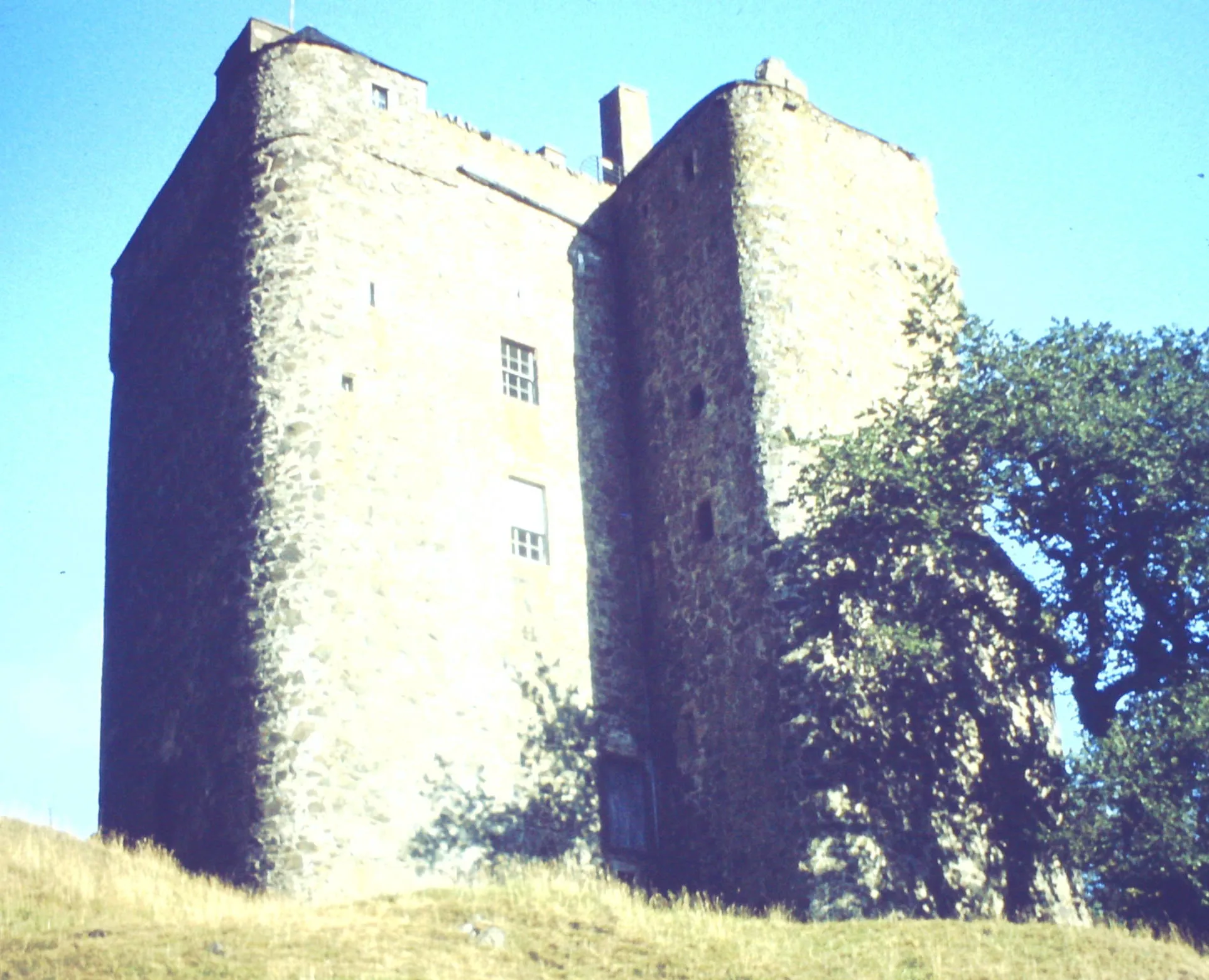 Photo showing: Neidpath Castle