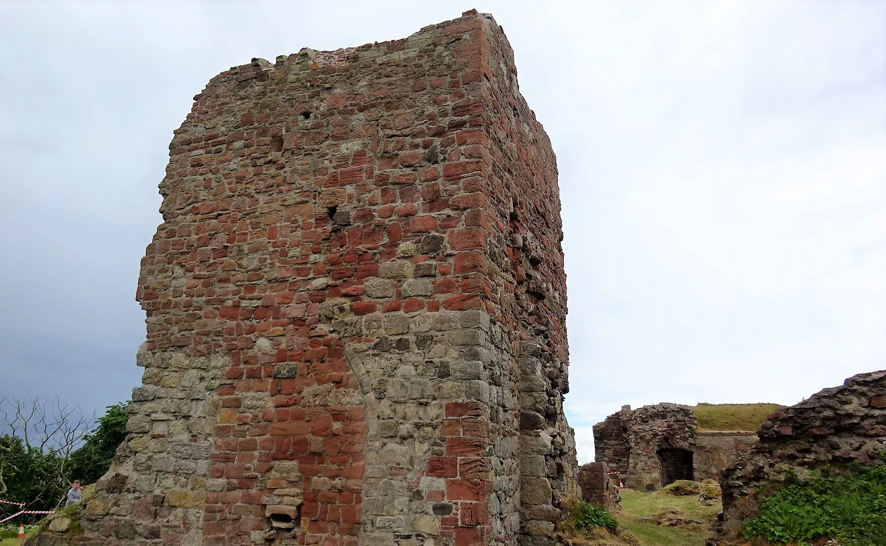 Photo showing: Ardrossan Castle keep, North Ayrshire. Original blocked entrance visible.