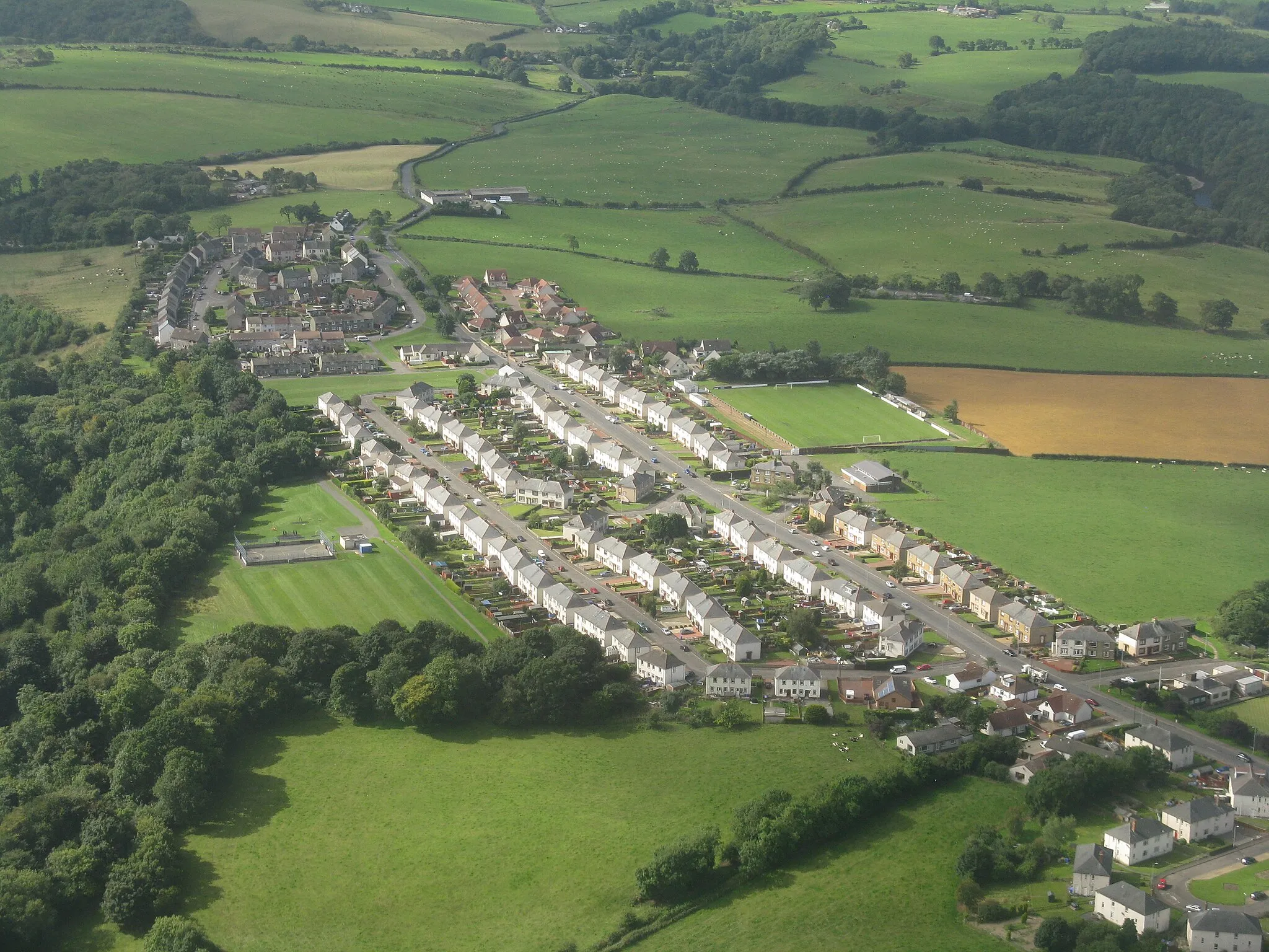 Photo showing: Annbank from the northwest