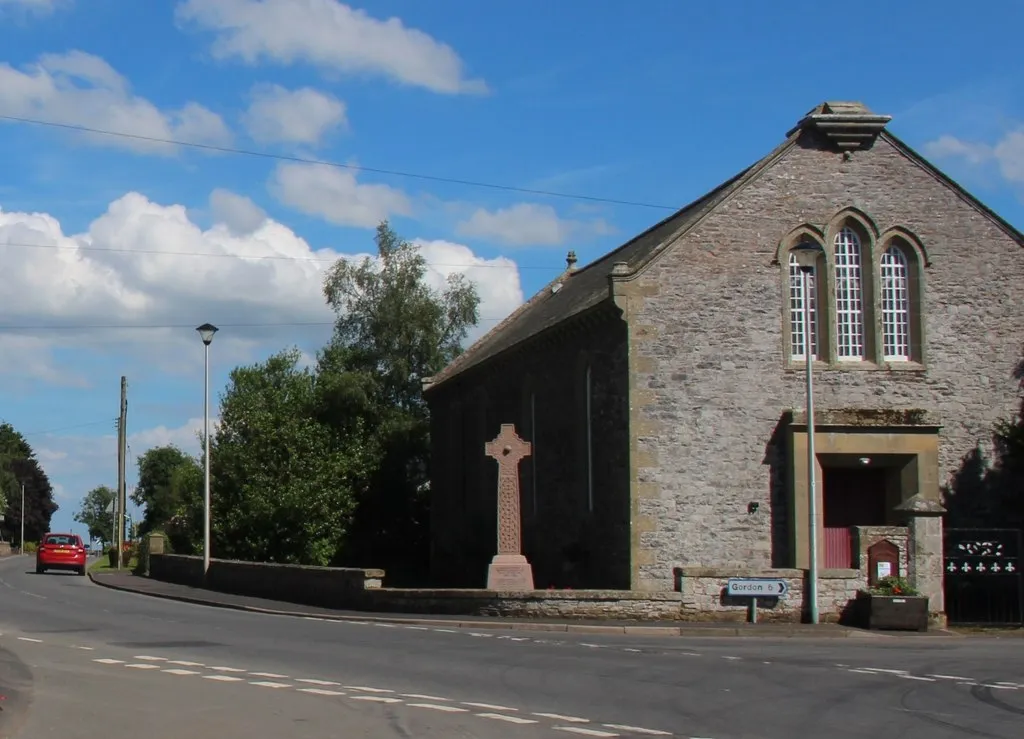 Photo showing: Westruther Parish Church and War Memorial