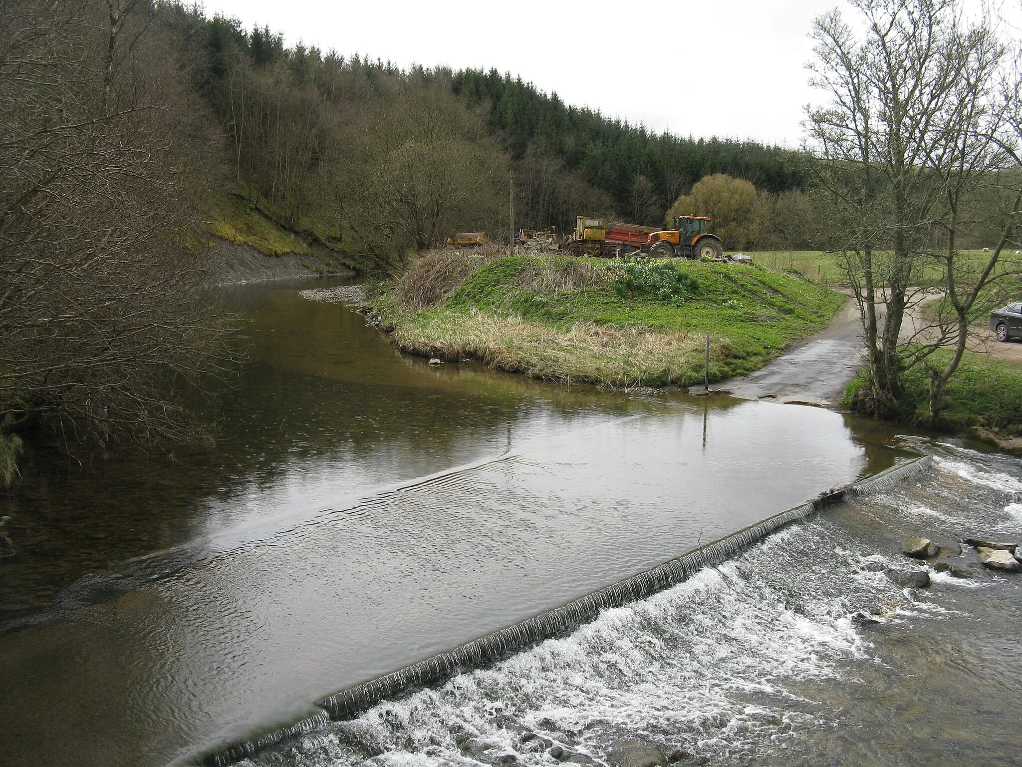 Photo showing: Ford and weir on the Teviot at Newmill