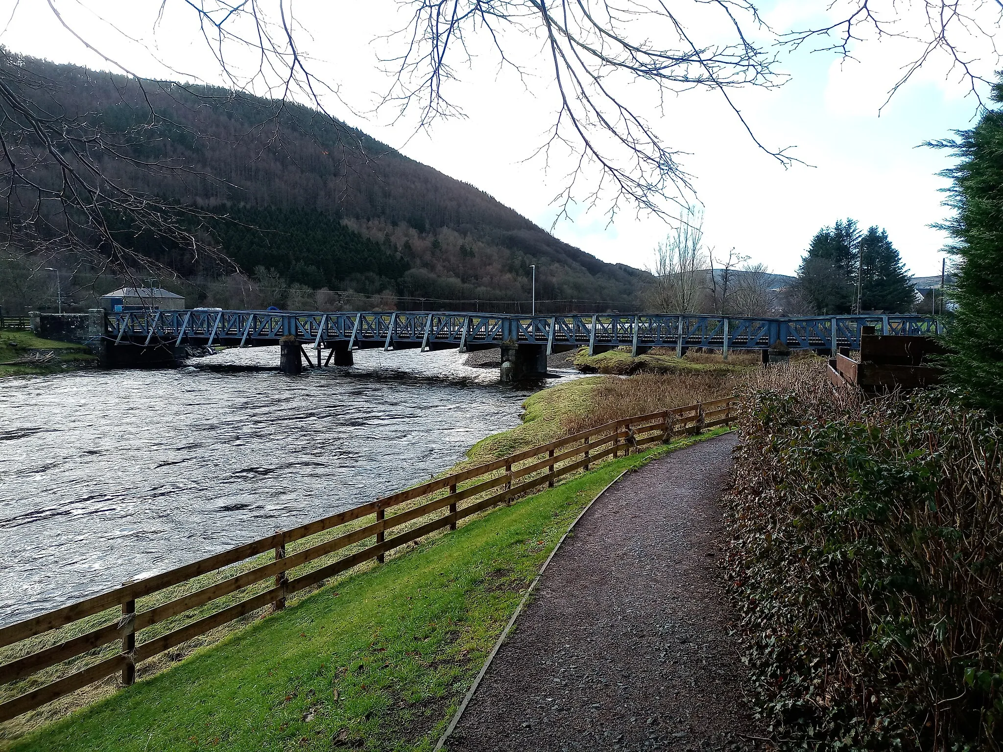 Photo showing: Bridge Over Tweed, Walkerburn (architectural structure in Scottish Borders, Scotland, UK)