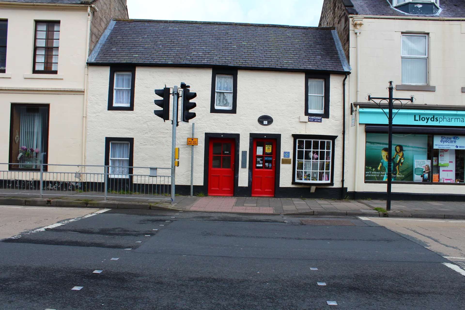 Photo showing: Sanquhar Post Office