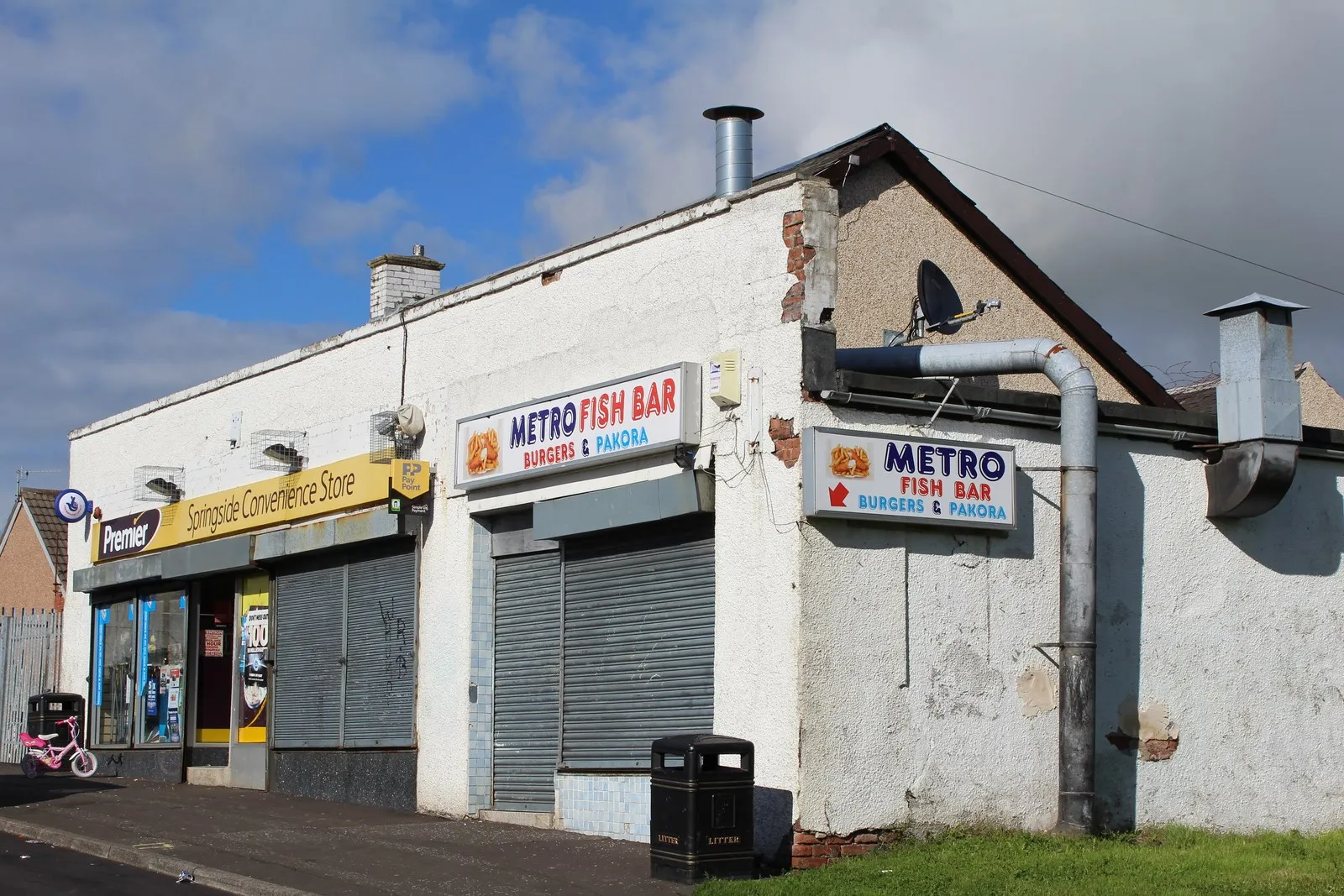 Photo showing: Shops on Overtoun Road, Springside