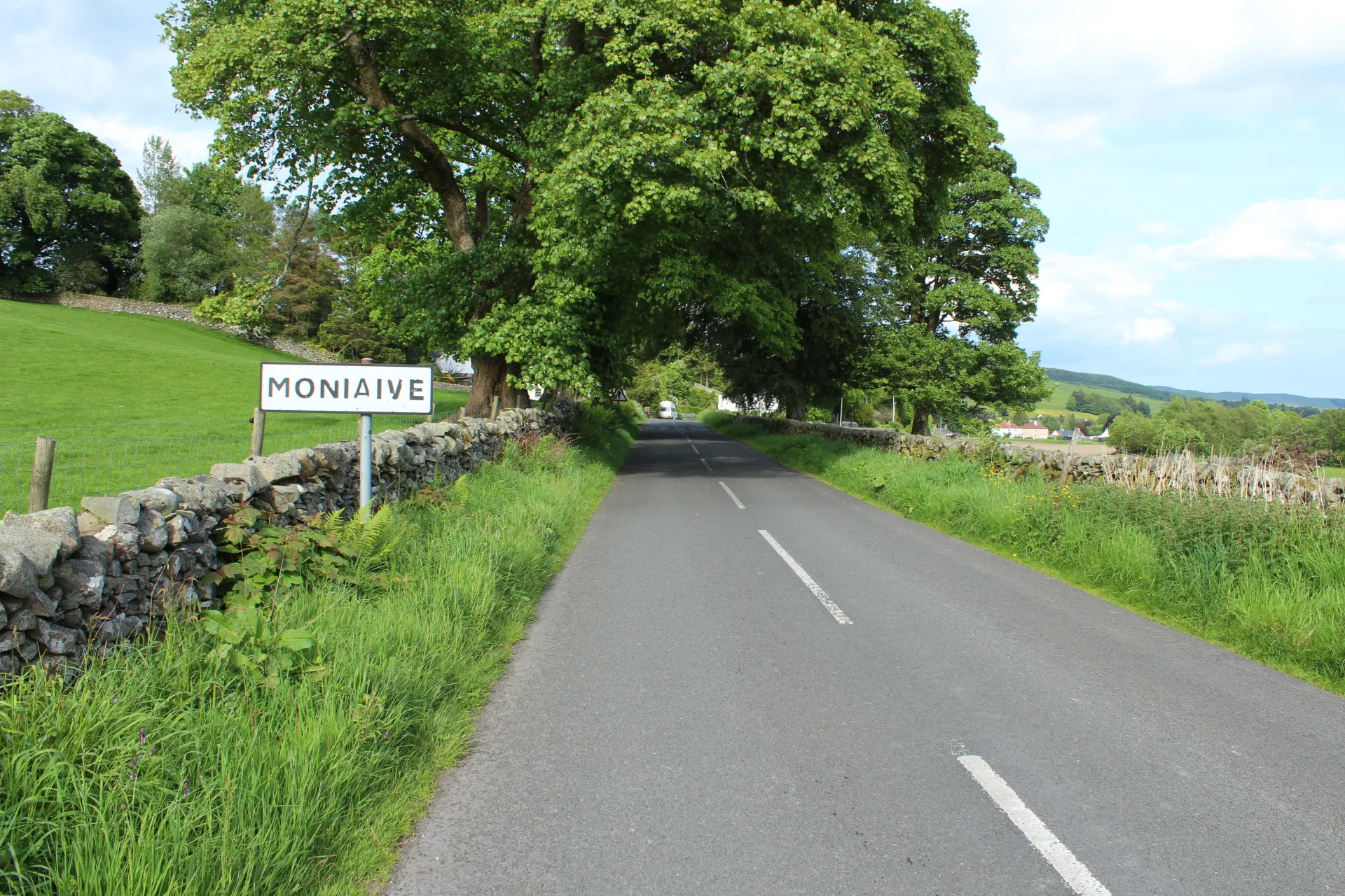 Photo showing: Arriving at Moniaive