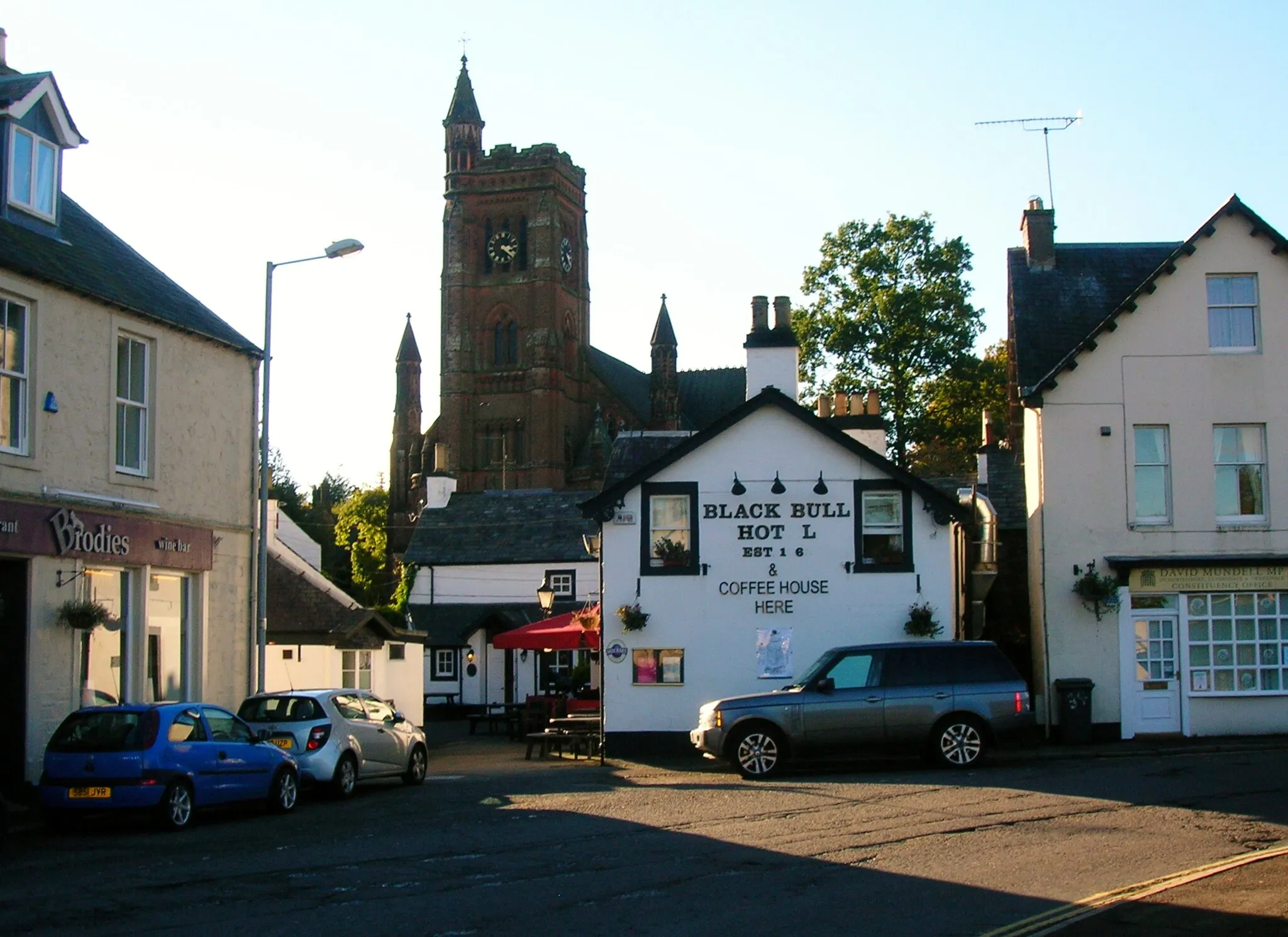 Photo showing: The Black Bull Hotel, Moffat, Dumfries & Galloway, Scotland. A onetime haunt of Robert Burns.